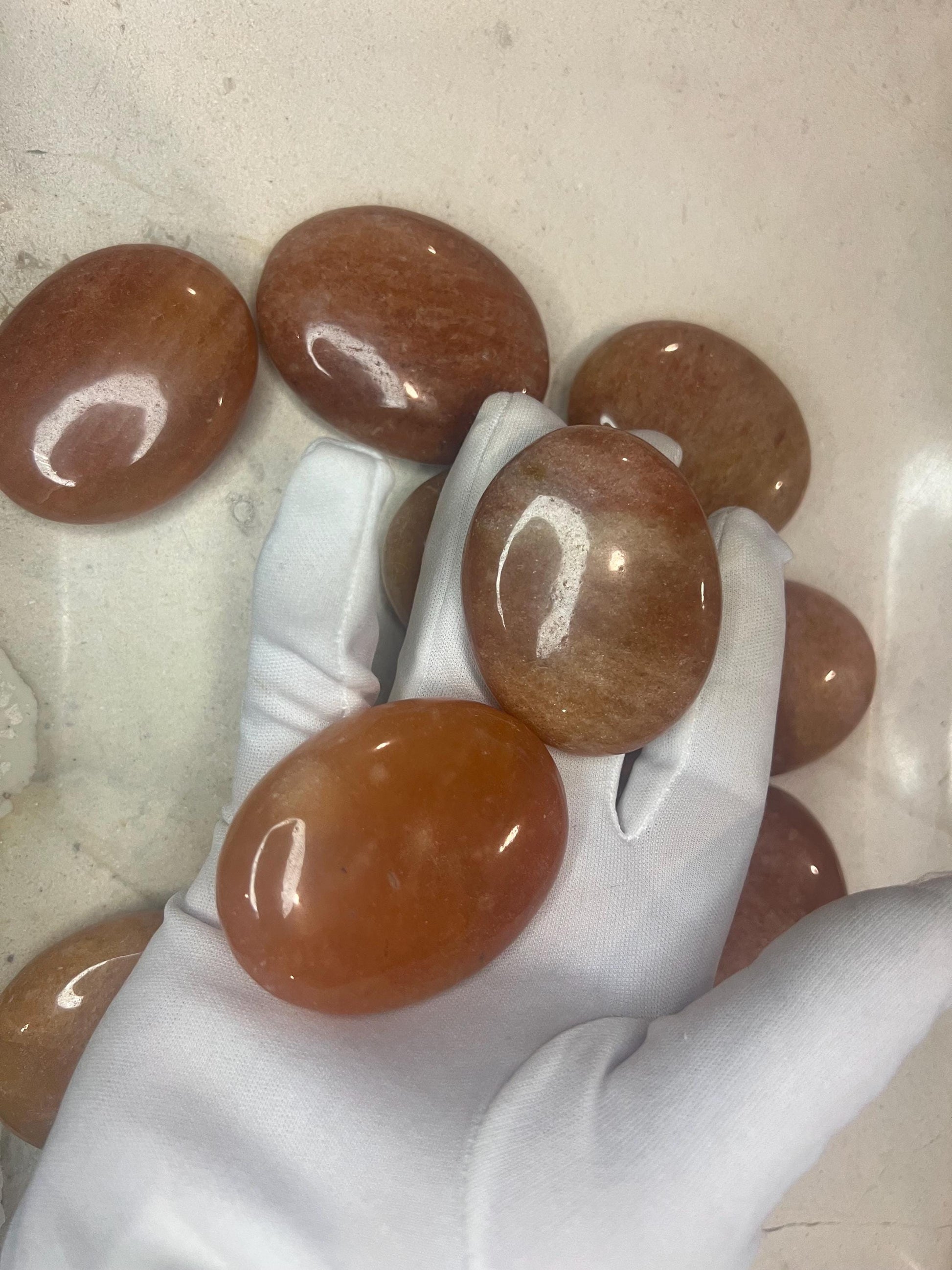 Indian Red Aventurine Natural Palm Stone Smooth Polished Carved Crystal for Worry Anxiety Distraction Meditation Christmas Xmas Gift