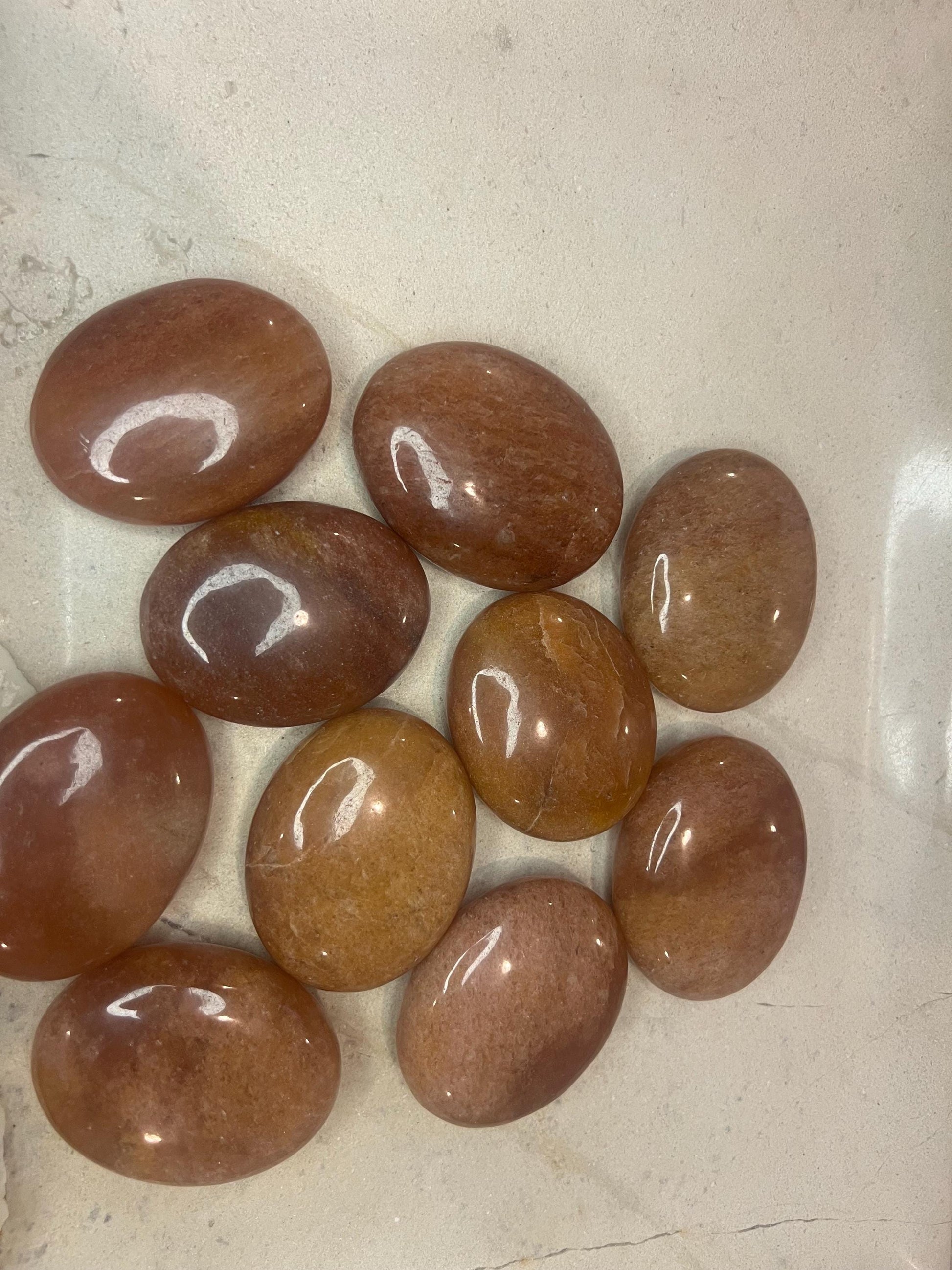 Indian Red Aventurine Natural Palm Stone Smooth Polished Carved Crystal for Worry Anxiety Distraction Meditation Christmas Xmas Gift