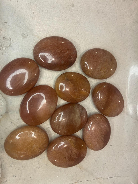 Indian Red Aventurine Natural Palm Stone Smooth Polished Carved Crystal for Worry Anxiety Distraction Meditation Christmas Xmas Gift