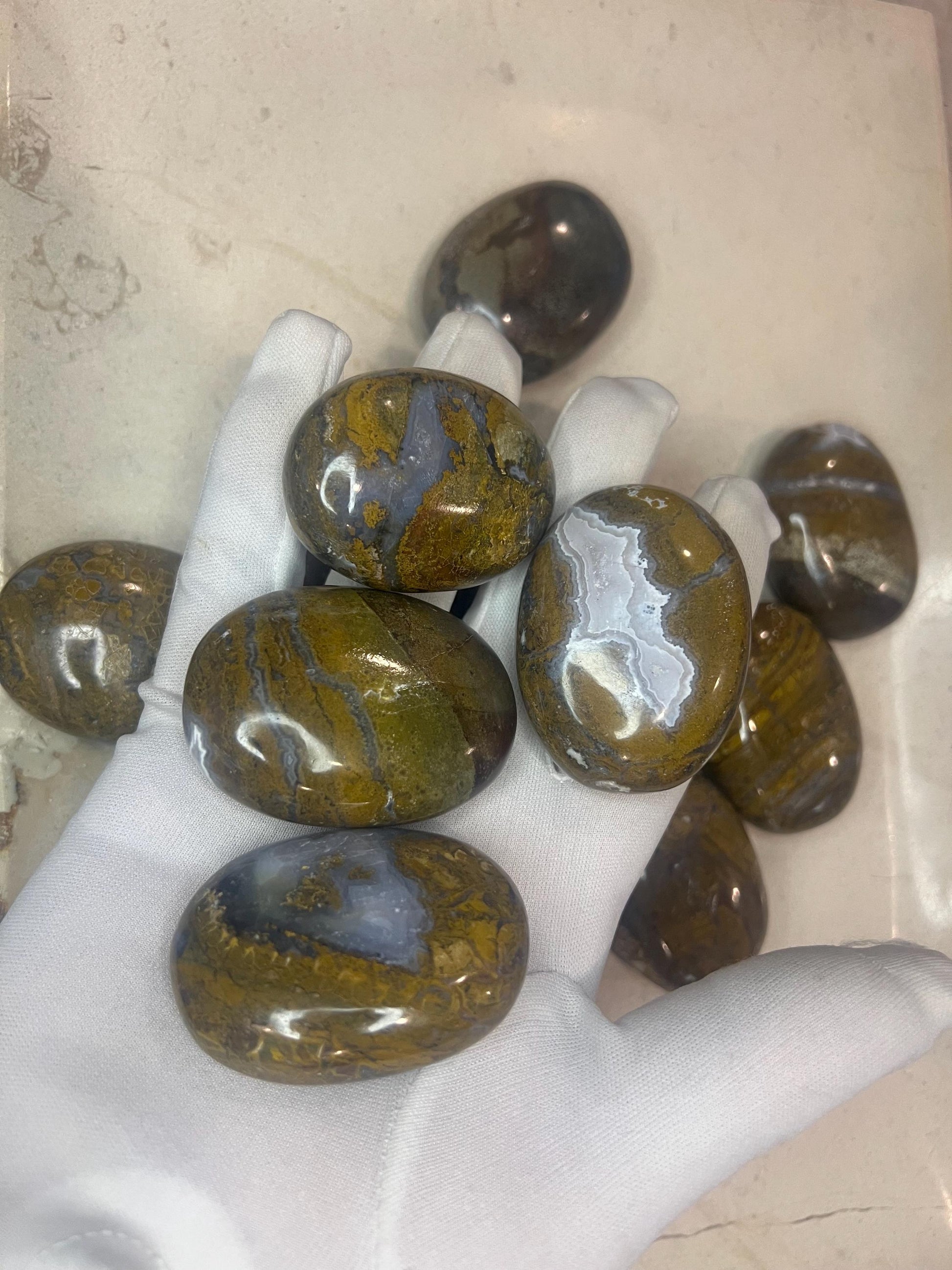 Indian Moss Agate Natural Palm Stone Smooth Polished Carved Crystal for Distraction Home Decor Xmas Decor Birthday Christmas Birthday Gift