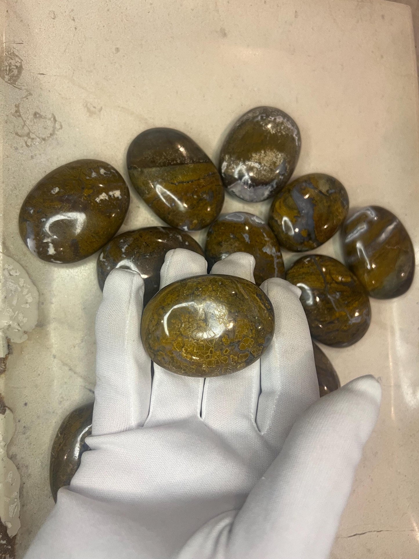 Indian Moss Agate Natural Palm Stone Smooth Polished Carved Crystal for Distraction Home Decor Xmas Decor Birthday Christmas Birthday Gift