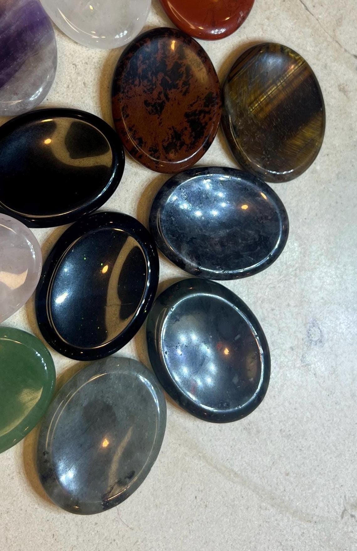 Worry Stones Assorted Gemstones Worry Polished Gem-stone Thumb Pocket Palm Stone Worry Chakra Gemstone Stress Relief Fidget Smooth Gift
