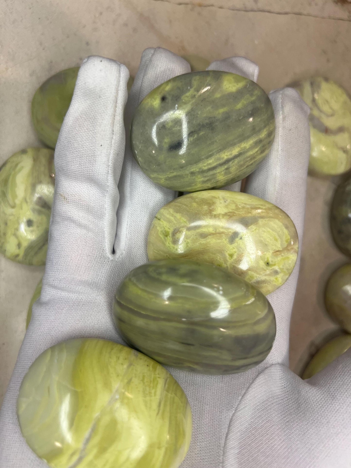 Indian Serpentine Natural Palm Stone Smooth Polished Carved Crystal for Distraction Home Decor Anxiety Worry Meditation Christmas Xmas Gift