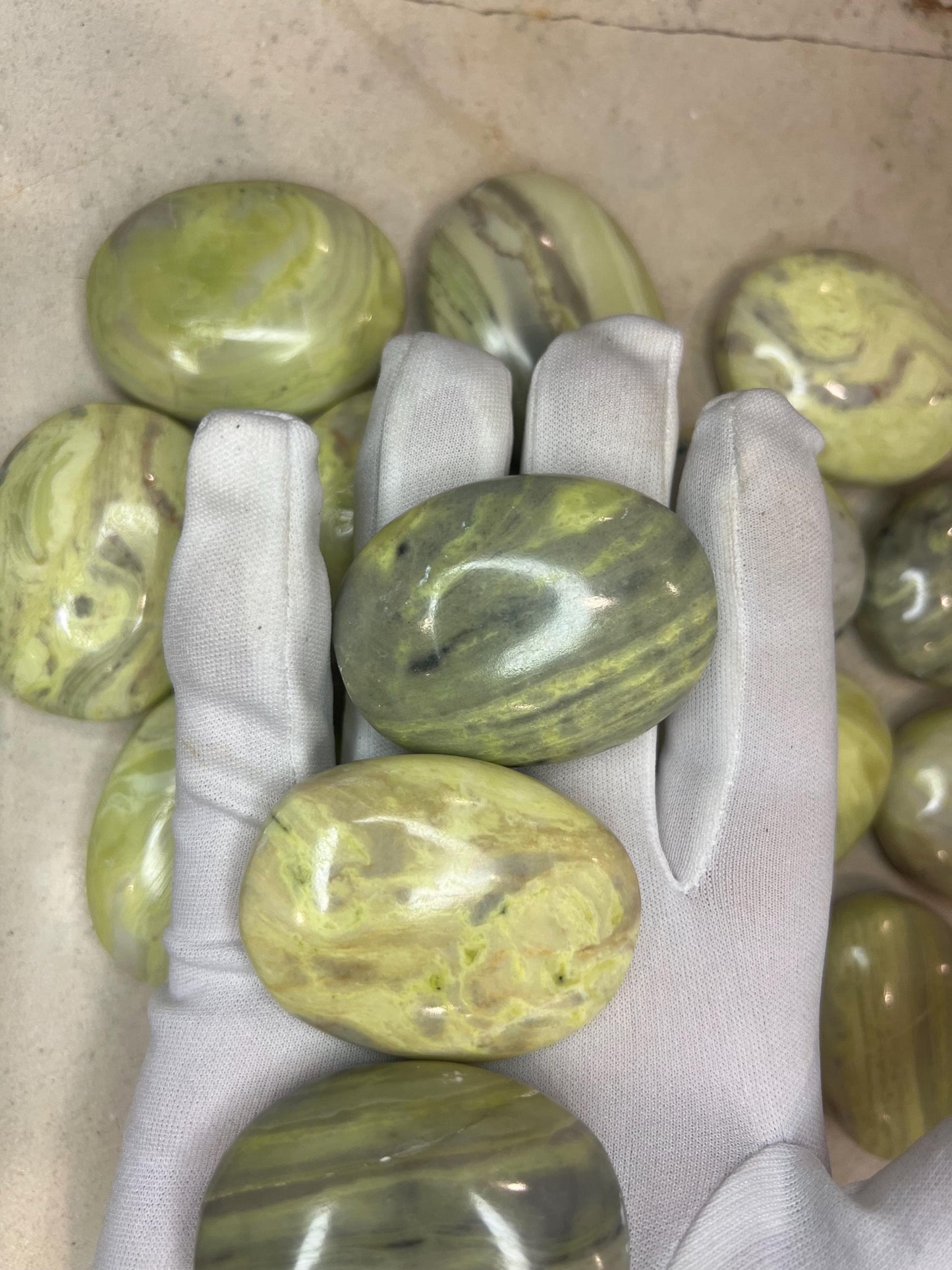 Indian Serpentine Natural Palm Stone Smooth Polished Carved Crystal for Distraction Home Decor Anxiety Worry Meditation Christmas Xmas Gift