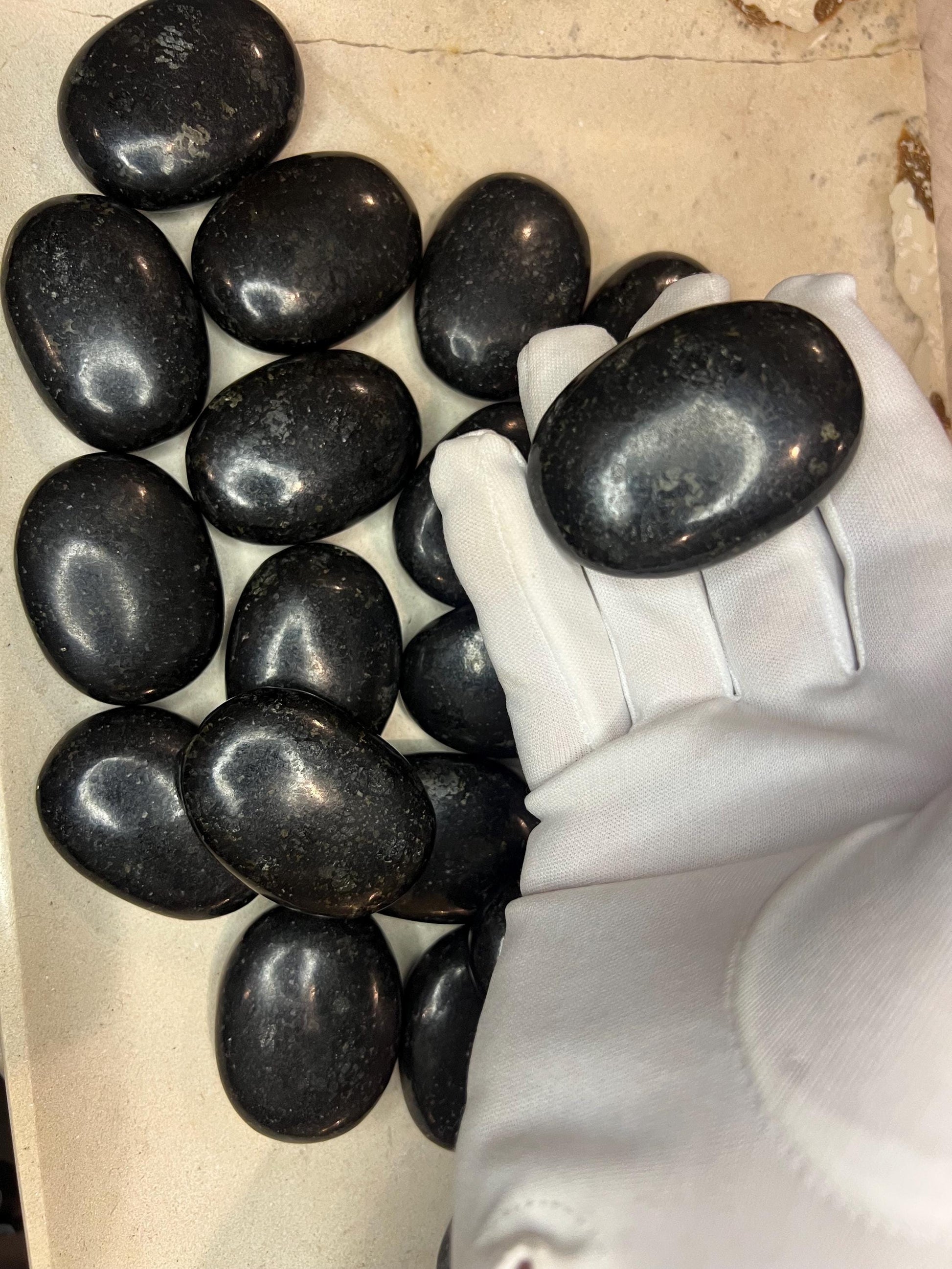 Nuummite - Coppernite Palm Stone Crystals Untreated Anxiety Home Decor Wholesale minerals School Christmas Xmas Home Decor Pocket Birthday