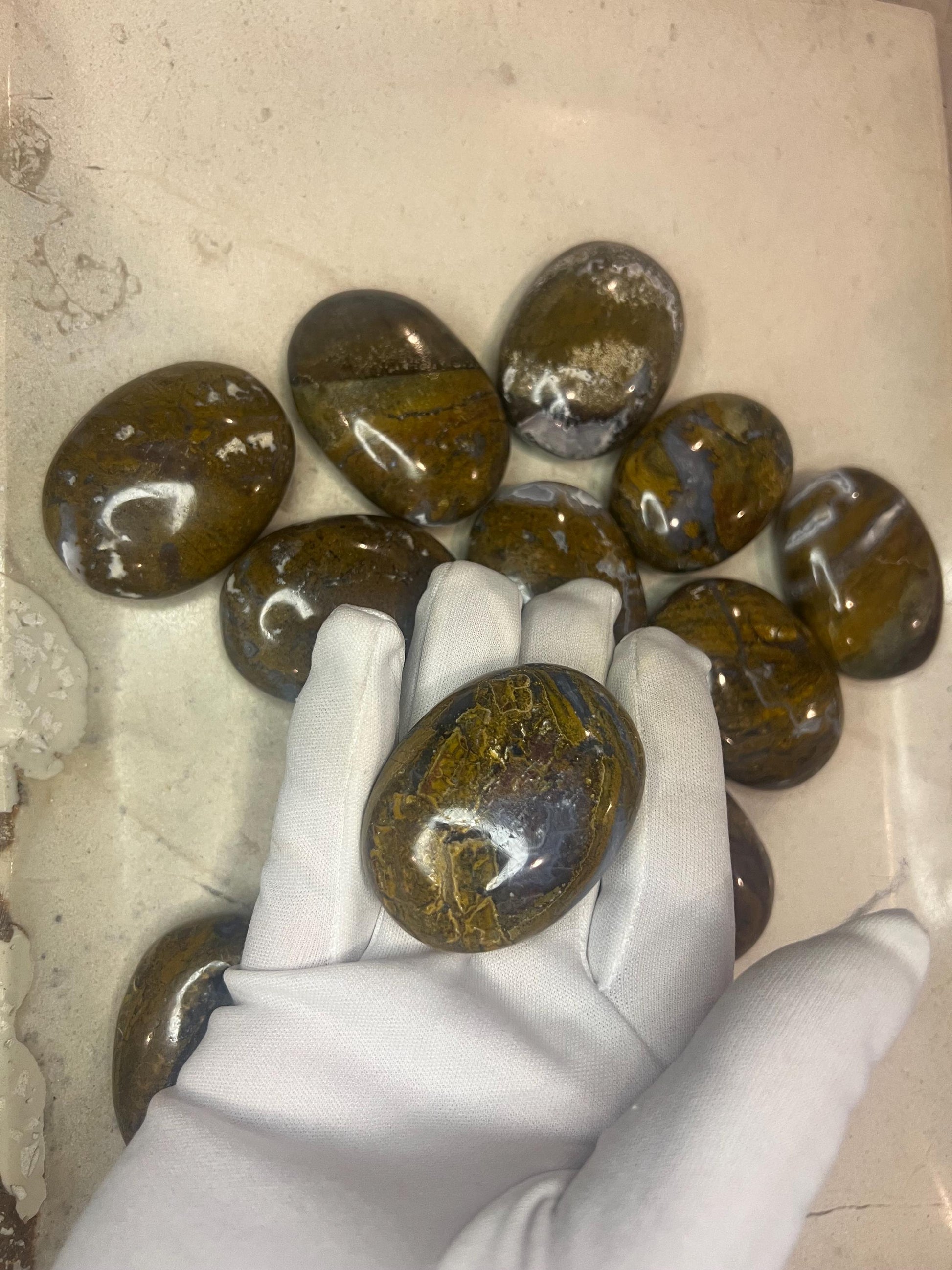 Indian Moss Agate Natural Palm Stone Smooth Polished Carved Crystal for Distraction Home Decor Xmas Decor Birthday Christmas Birthday Gift
