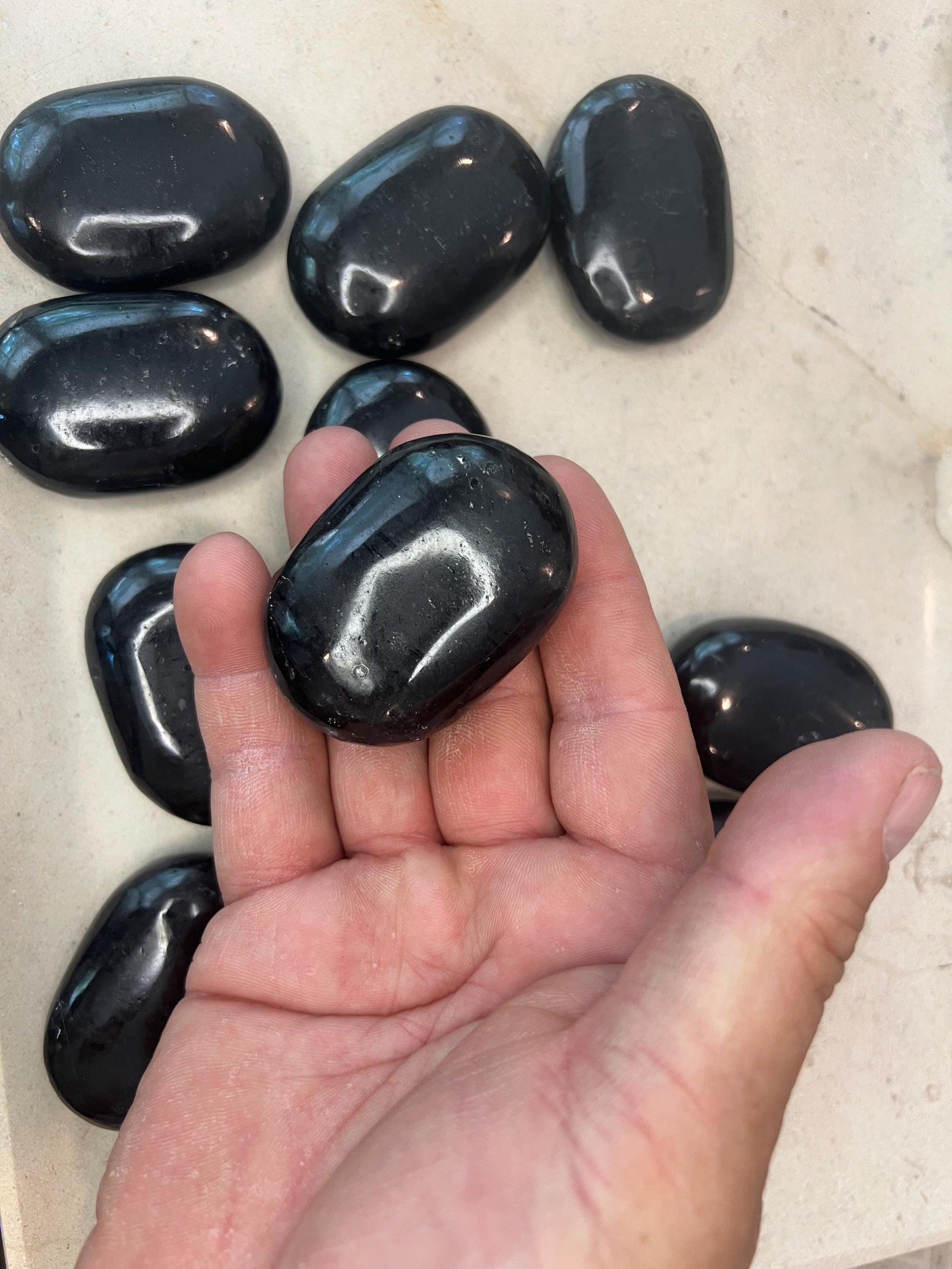 Indian Black Tourmaline Natural Palm Stone Smooth Polished Carved Crystal for Christmas Decor Gift Home Decor Worry Anxiety Birthday Xmas