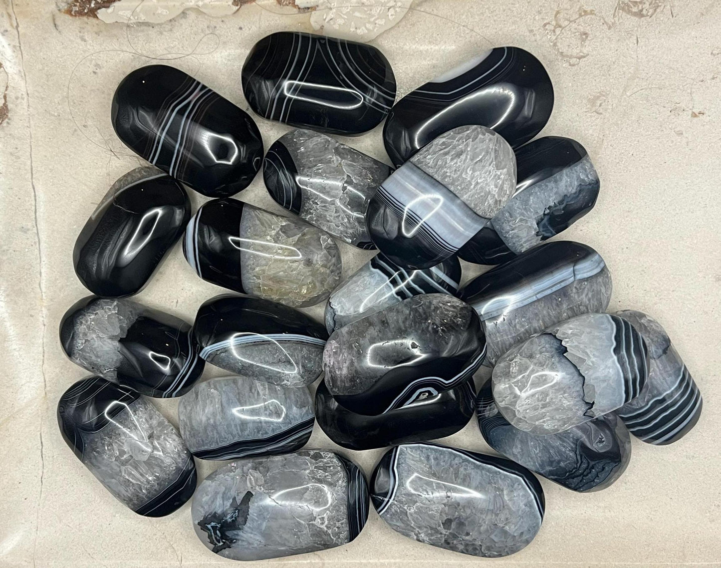 Uruguay Black Onyx Banded Agate Natural Palm Stone Smooth Polished Carved Crystal Distraction Home Decor Worry Stress Relief Anxiety Gift
