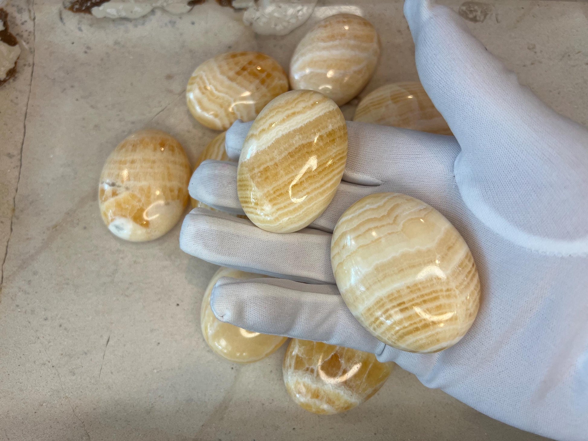 Honey Calcite Palm Stones Natural Free Form Stone Smooth Polished Carved Crystal for Distraction Worry Anxiety birthday Home Decor