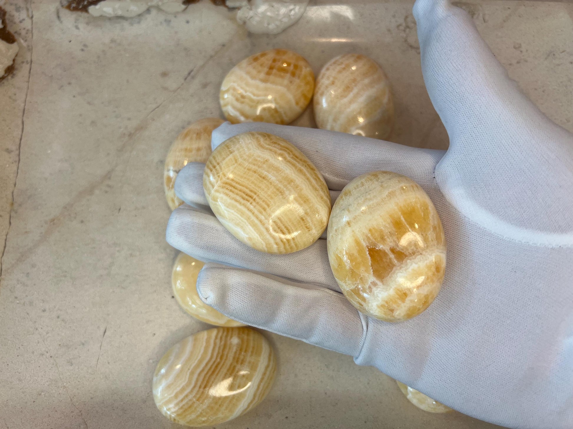 Honey Calcite Palm Stones Natural Free Form Stone Smooth Polished Carved Crystal for Distraction Worry Anxiety birthday Home Decor