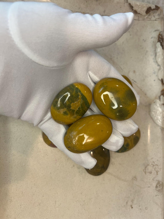 Indian Sea Jasper Palm Stones Natural Free Form Stone Smooth Polished Carved Crystal for Distraction Worry Anxiety Home Decor Christmas Gift