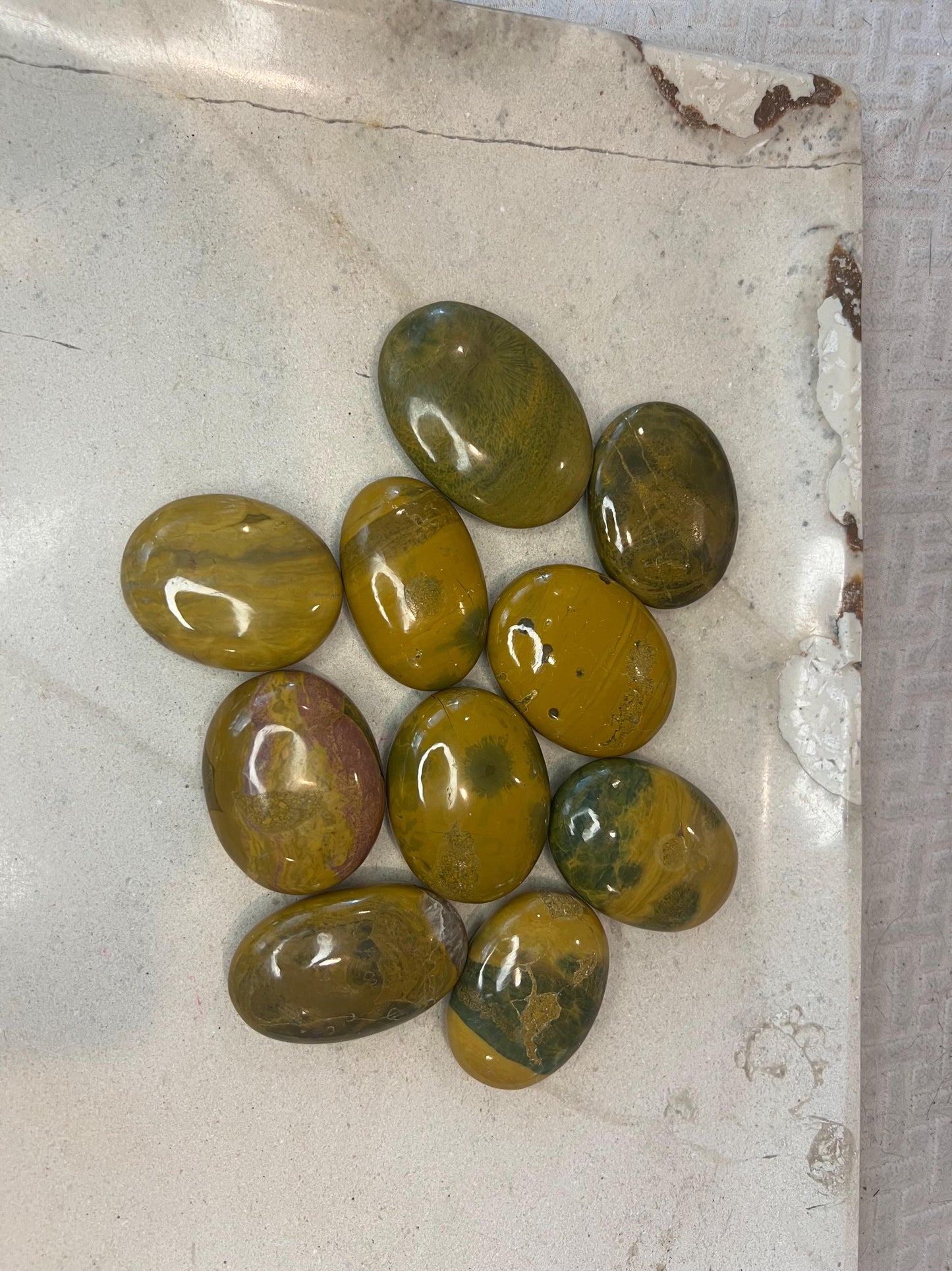 Indian Sea Jasper Palm Stones Natural Free Form Stone Smooth Polished Carved Crystal for Distraction Worry Anxiety Home Decor Christmas Gift
