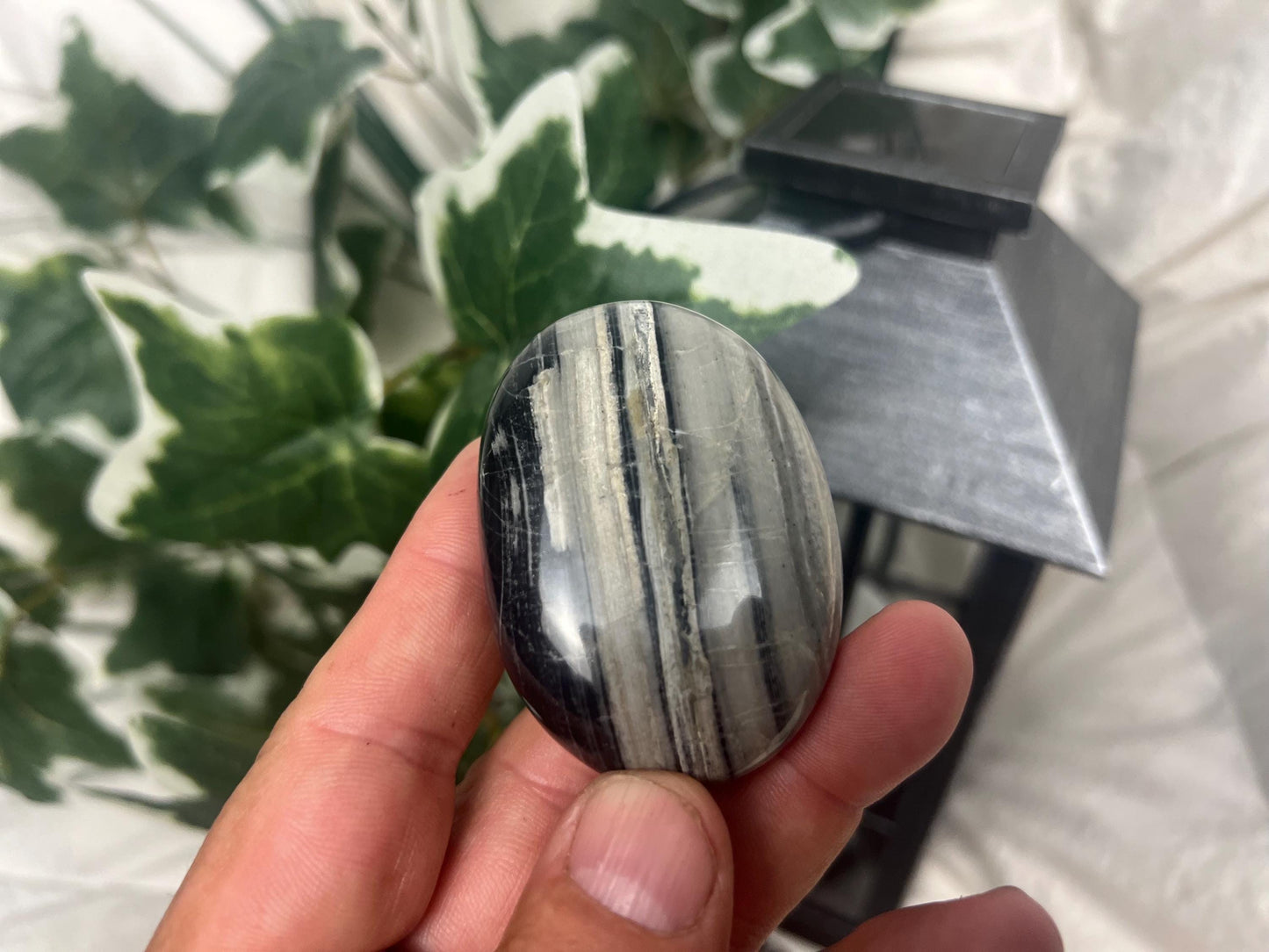 English Banded Agate Natural Palm Stone Smooth Polished Carved Crystal Distraction Home Decor Worry Stress Relief Anxiety Gift Xmas
