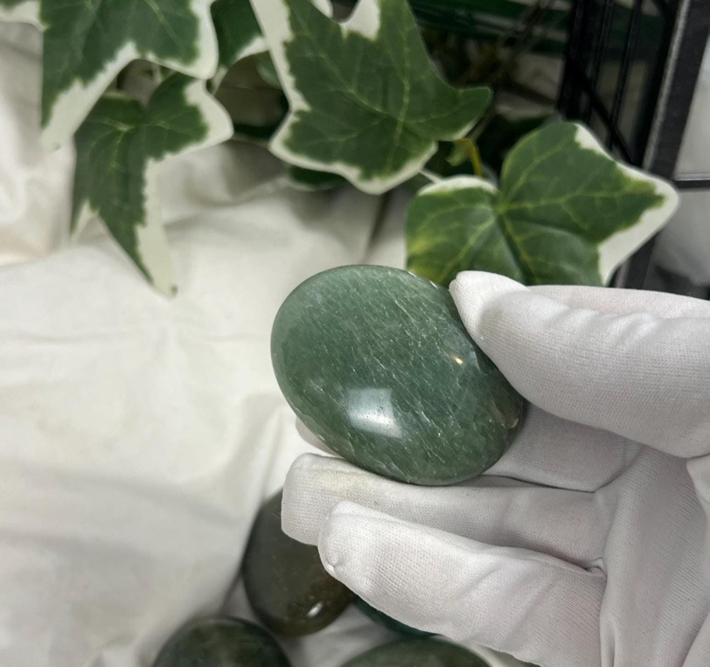 Jarkhand Green Mica Natural Palm Stone Smooth Polished Carved Crystal Distraction Home Decor Worry Stress Relief Anxiety Gift Xmas Relief