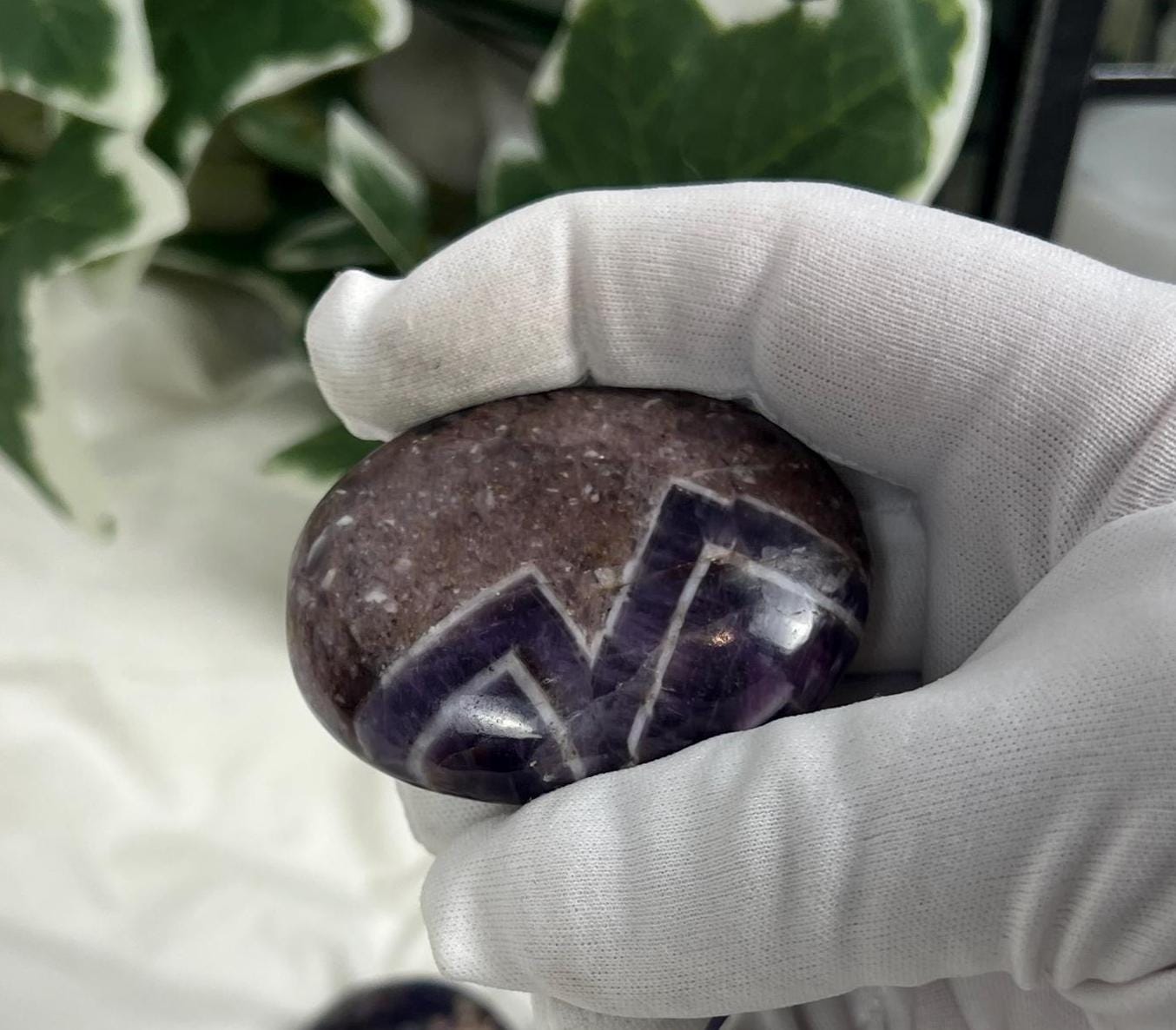 Brazilian Chevron Amethyst Natural Palm Stone Smooth Polished Carved Crystal for Distraction from Anxiety Worry Home Decor Christmas