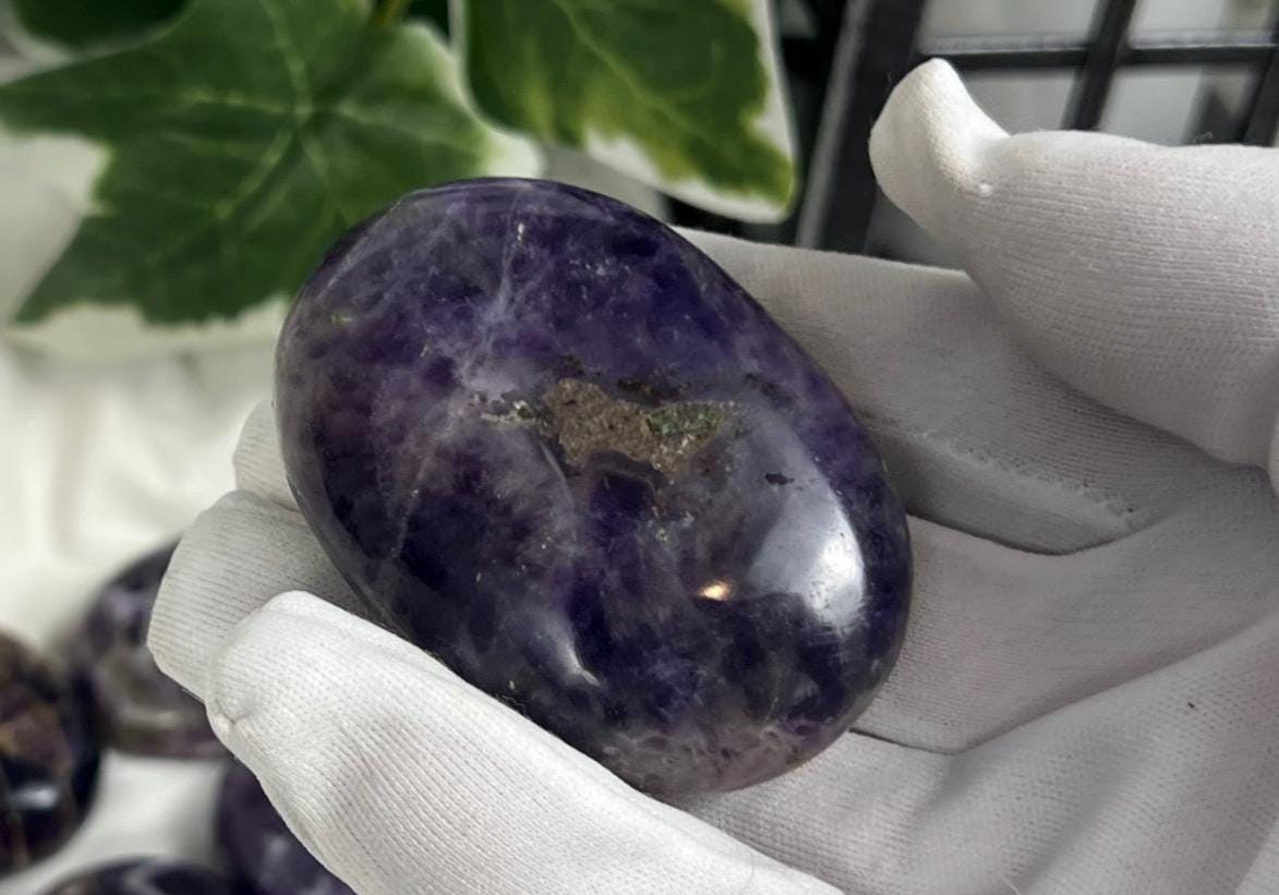 Brazilian Chevron Amethyst Natural Palm Stone Smooth Polished Carved Crystal for Distraction from Anxiety Worry Home Decor Christmas