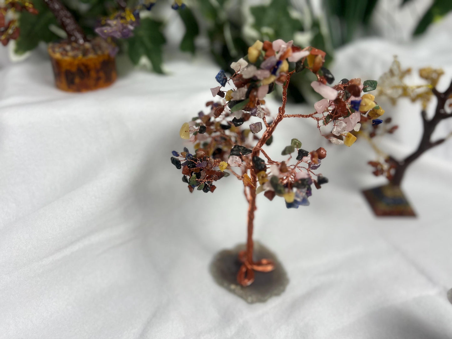 300 Crystal 7 Chakra Confetti Tree Resin Trunk Stone Chips Smooth Anxiety Polished Rock Tumbled Pocket Worry Palm Home Decor Xmas Natural