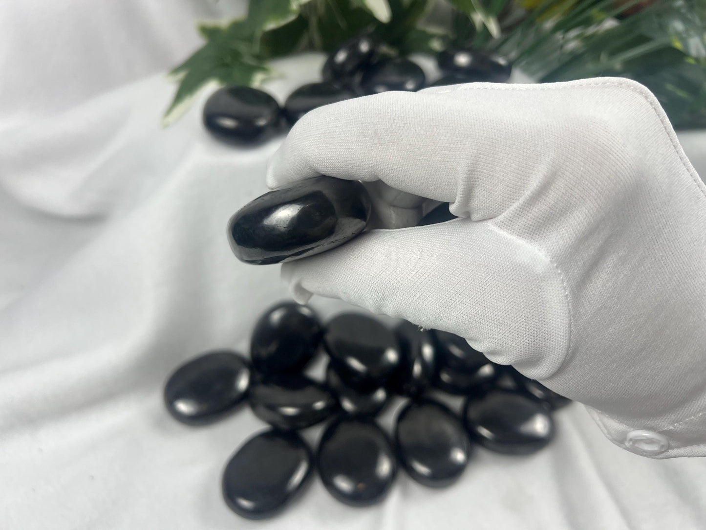 Rare Shungite Palm Stones Crystals Untreated Anxiety Home Decor Wholesale minerals School Christmas Xmas Home Decor Craft