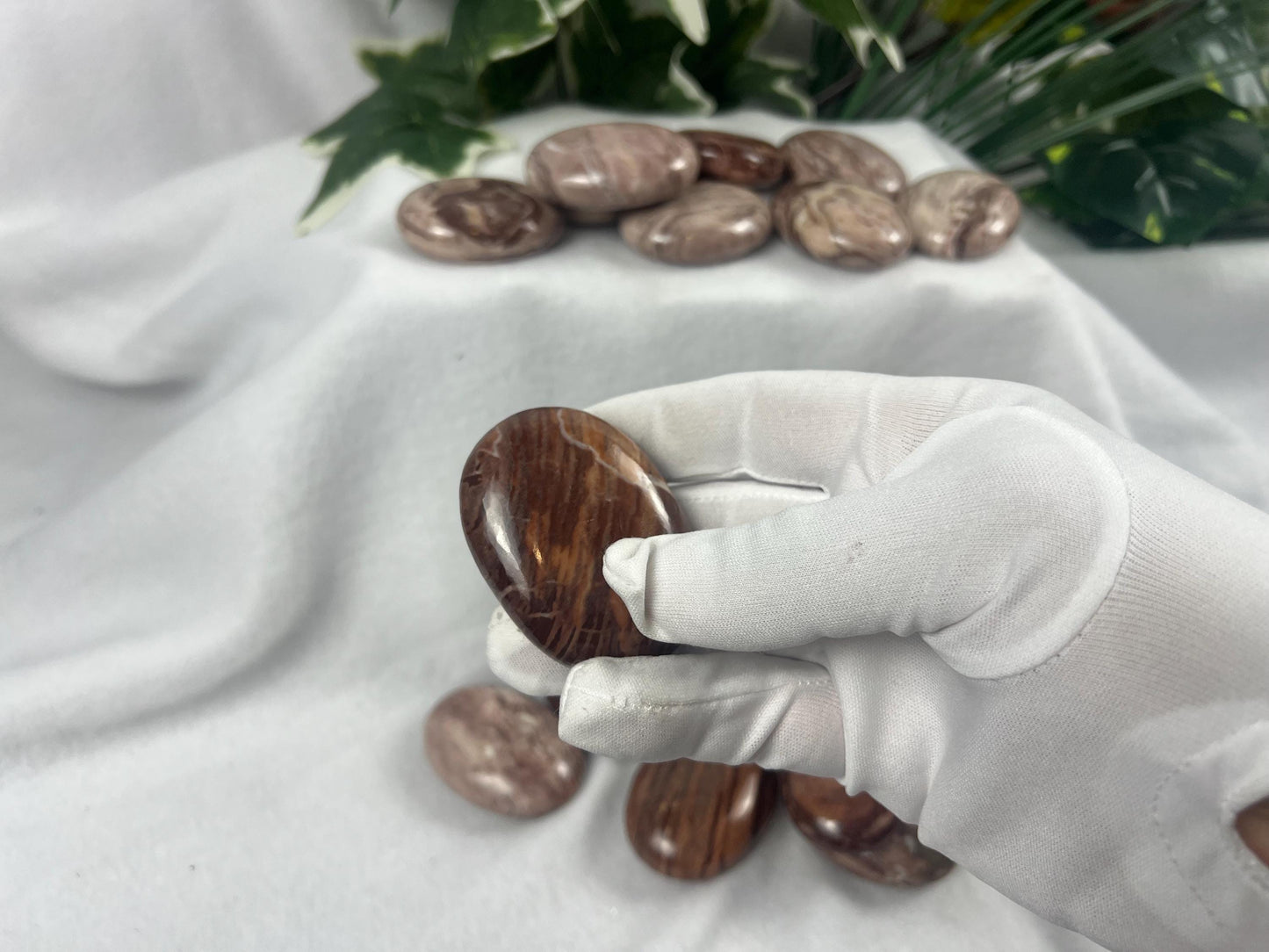 American Volcanic Chocolate Jasper Natural Palm Stone Smooth Polished Carved Crystal for Distraction Home Decor Christmas Home Decor Anxiety