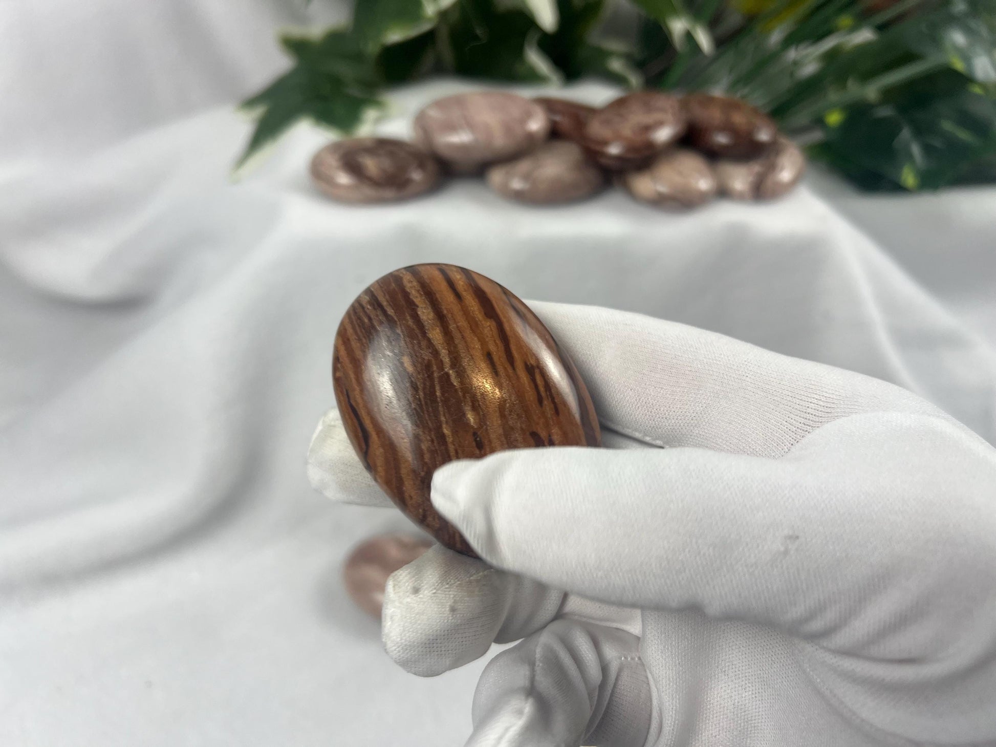 American Volcanic Chocolate Jasper Natural Palm Stone Smooth Polished Carved Crystal for Distraction Home Decor Christmas Home Decor Anxiety