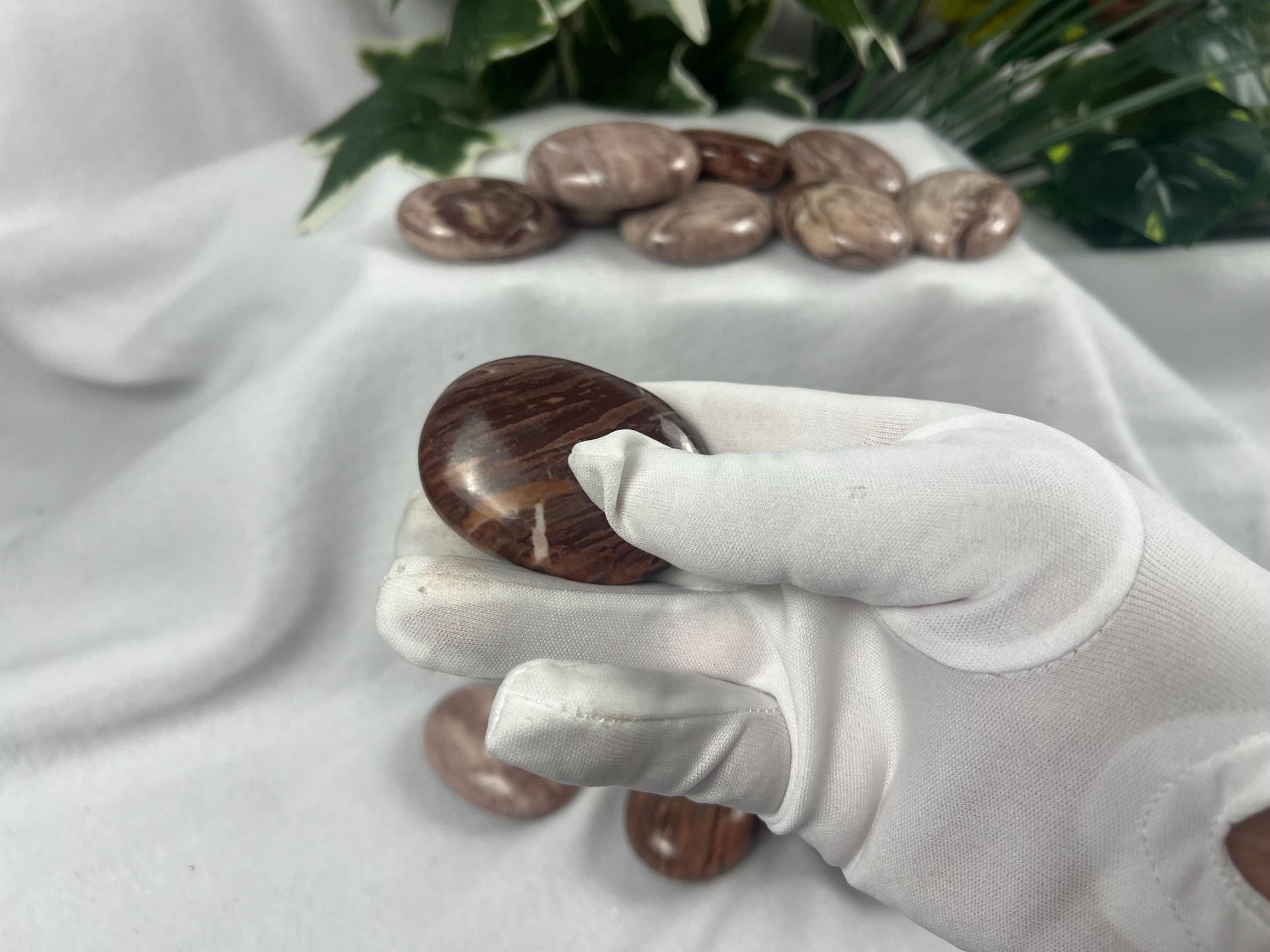 American Volcanic Chocolate Jasper Natural Palm Stone Smooth Polished Carved Crystal for Distraction Home Decor Christmas Home Decor Anxiety