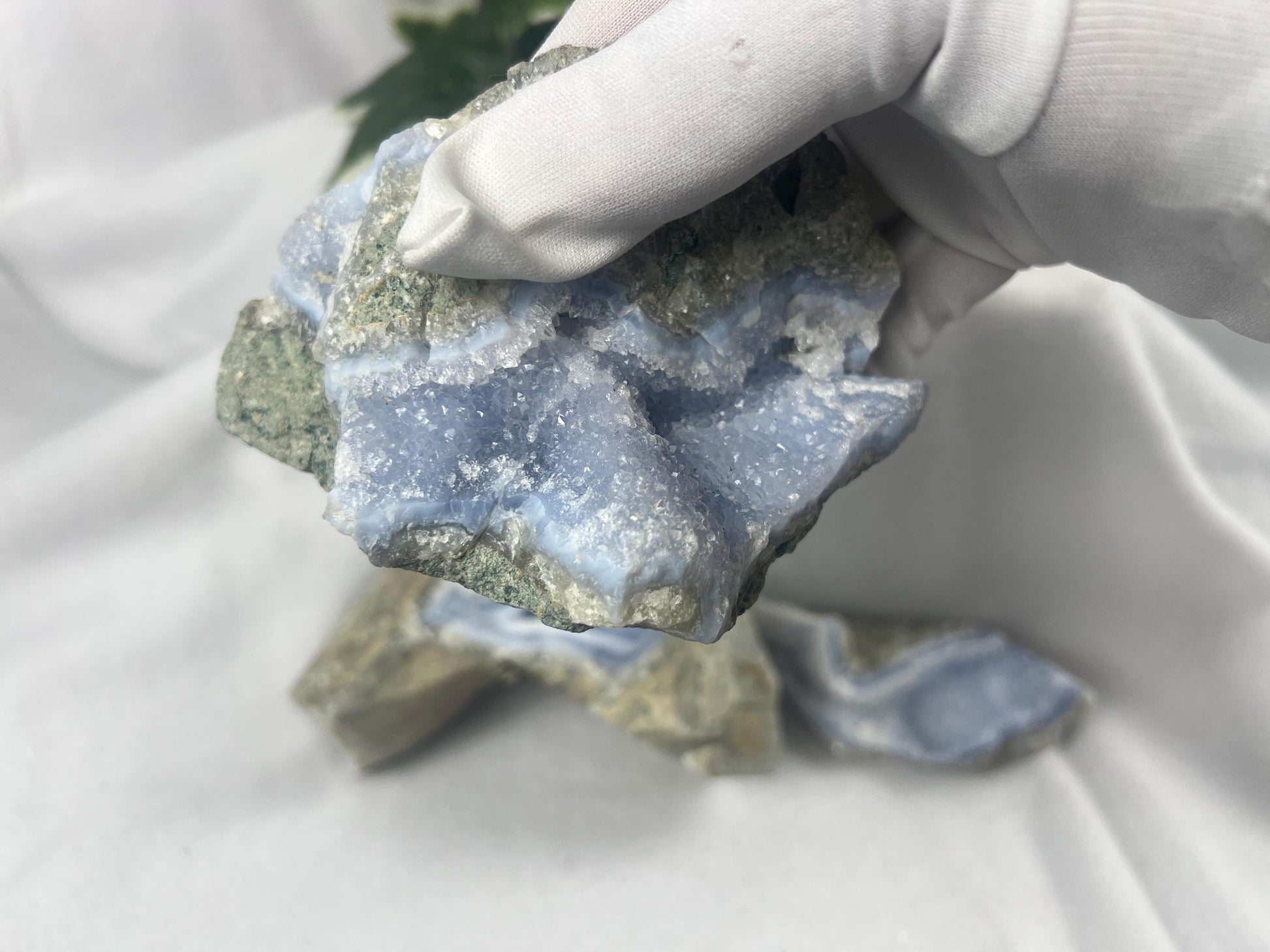 Natural Blue Lace Agate Raw Stone Carved Crystal for Distraction Anxiety Christmas Holiday Decor Xmas Birthday Gift Home Natural Gemstone