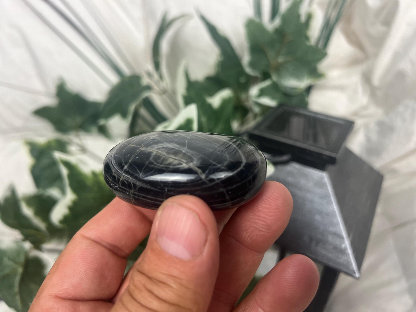 English Banded Agate Natural Palm Stone Smooth Polished Carved Crystal Distraction Home Decor Worry Stress Relief Anxiety Gift Xmas