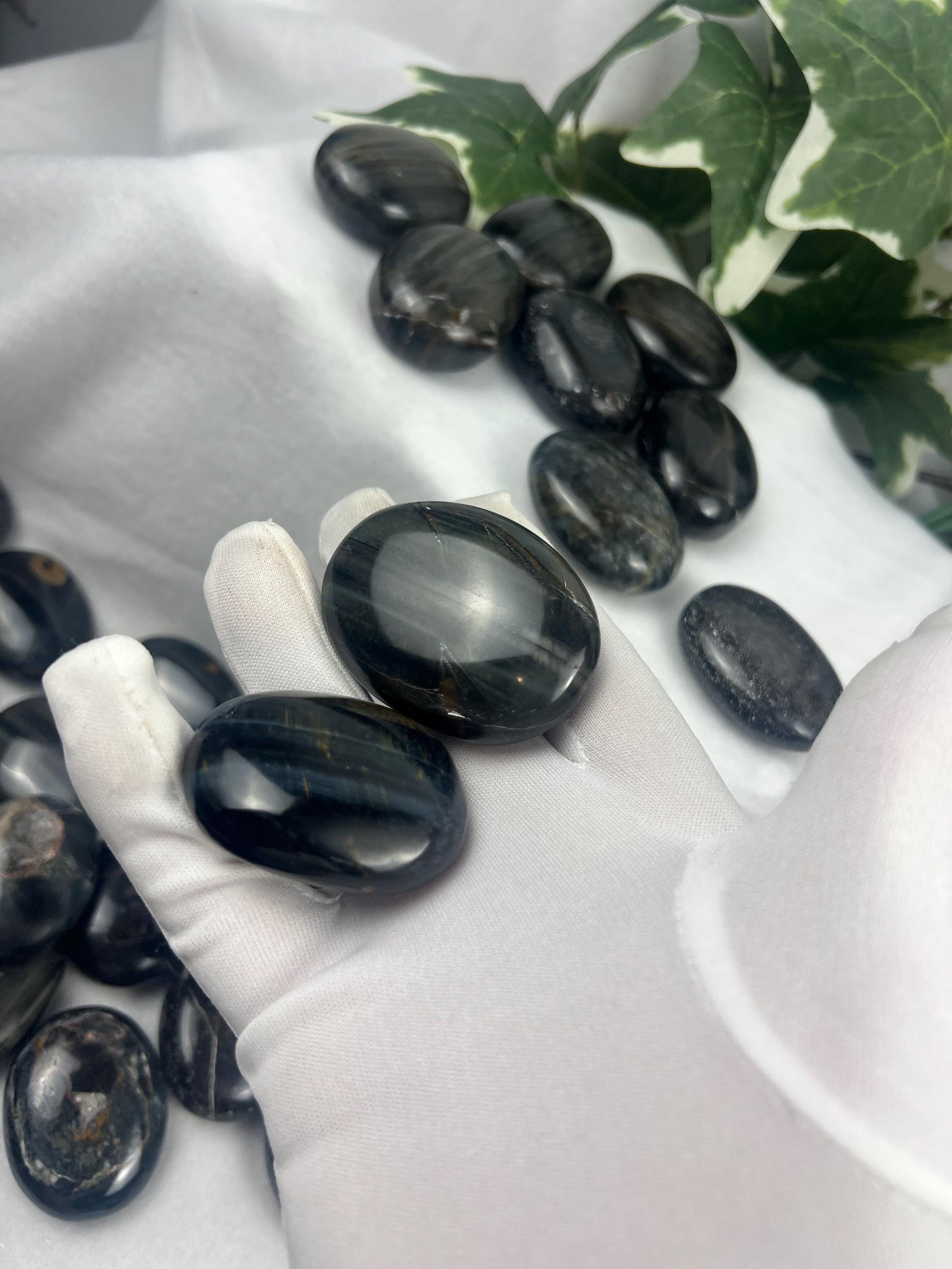 Australian Blue Cats Eye Palm Stone Smooth Polished Carved Crystal for Distraction Pocket Worry Anxiety Home Decor Gift Xmas Christmas