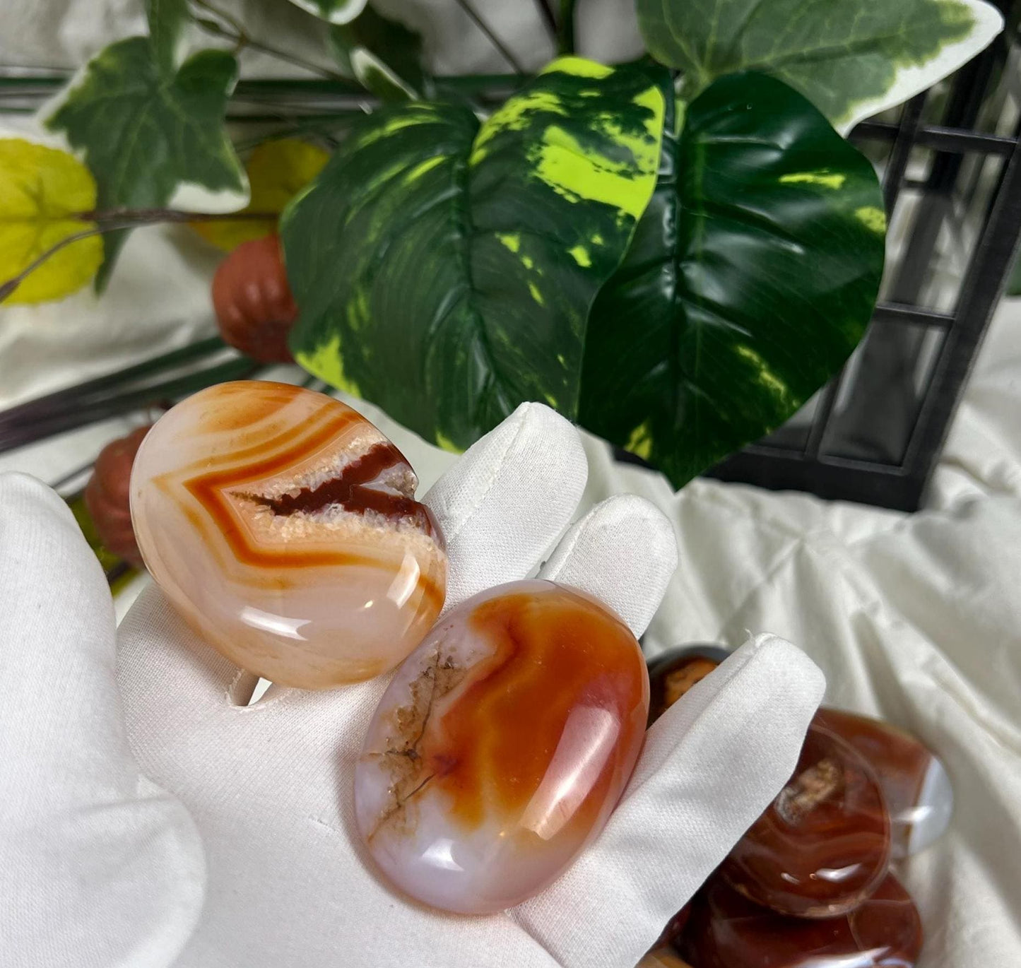 Brazilian Cornelian Quartz Natural Palm Stone Smooth Polished Carved Crystal for Christmas Xmas Decor Gift Home Decor Meditation Wellness
