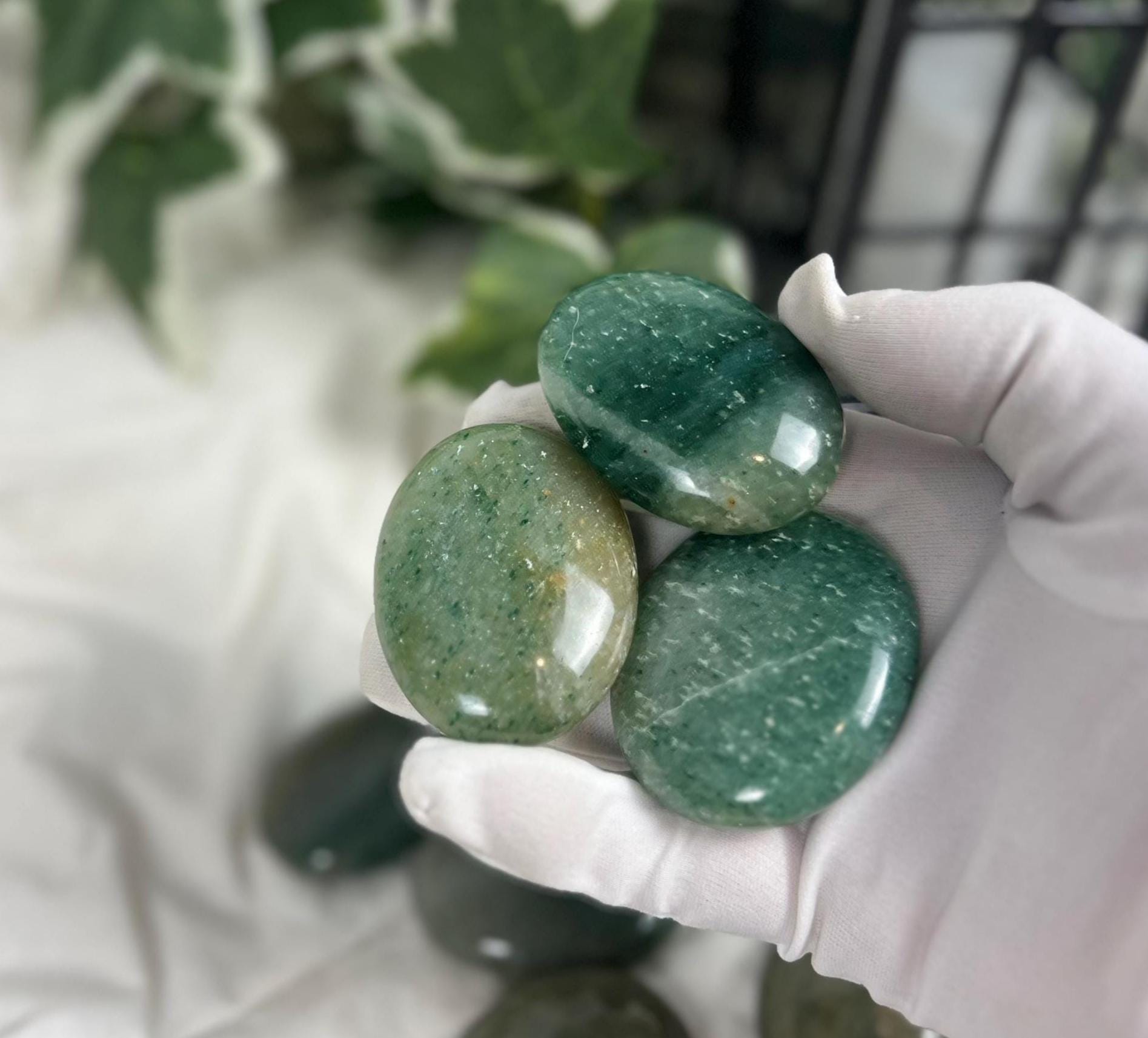 Jarkhand Green Mica Natural Palm Stone Smooth Polished Carved Crystal Distraction Home Decor Worry Stress Relief Anxiety Gift Xmas Relief