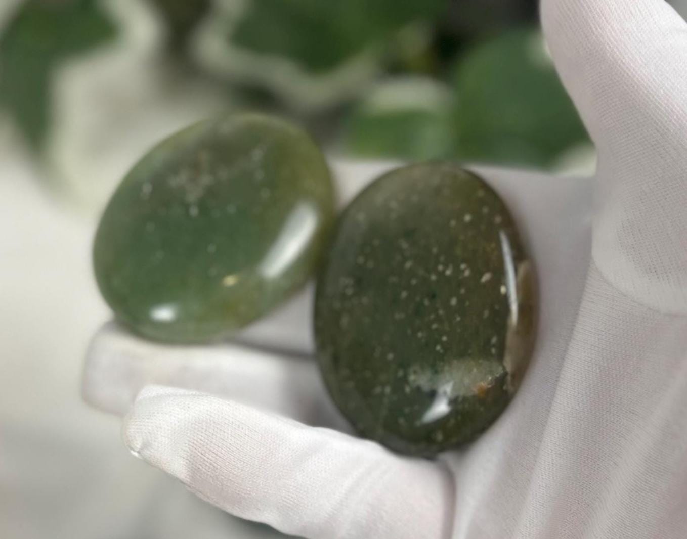 Jarkhand Green Mica Natural Palm Stone Smooth Polished Carved Crystal Distraction Home Decor Worry Stress Relief Anxiety Gift Xmas Relief