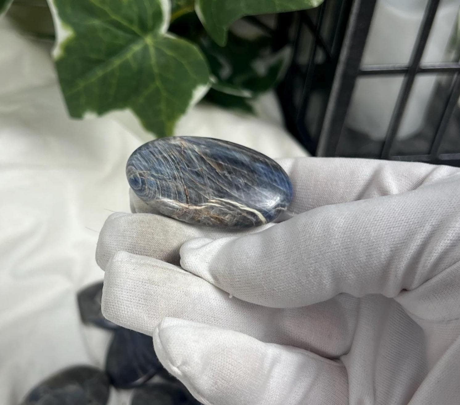 Blue Hard Corundum Sapphire Natural Palm Stone Smooth Polished Carved Crystal Distraction Home Decor Worry Stress Relief Anxiety Gift Xmas