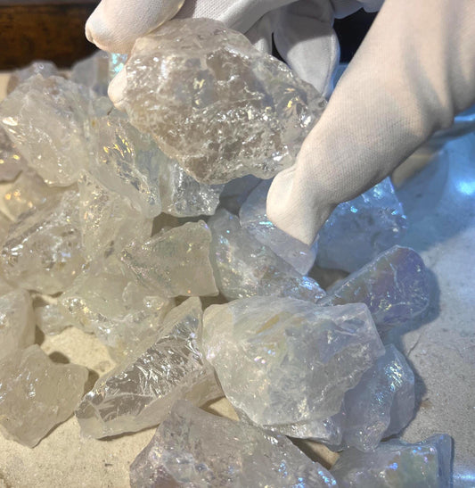 Angel Aura Clear Quartz Raw Crystal Polished Carved Crystal for Distraction from Anxiety or Worry Home Decor Holiday Xmas Meditation Pocket