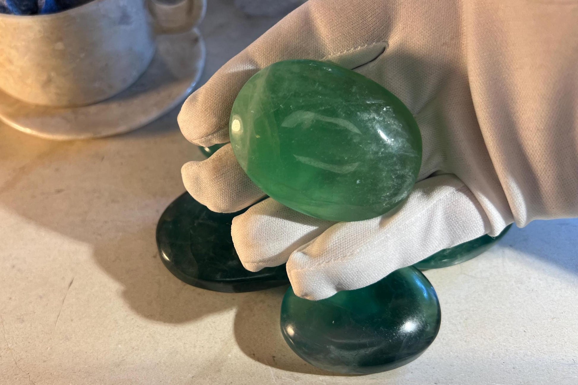 Green Fluorite Natural Palm Stone Smooth Polished Carved Crystal for Distraction Home Decor Worry Stress Relief Anxiety Christmas Xmas Gift