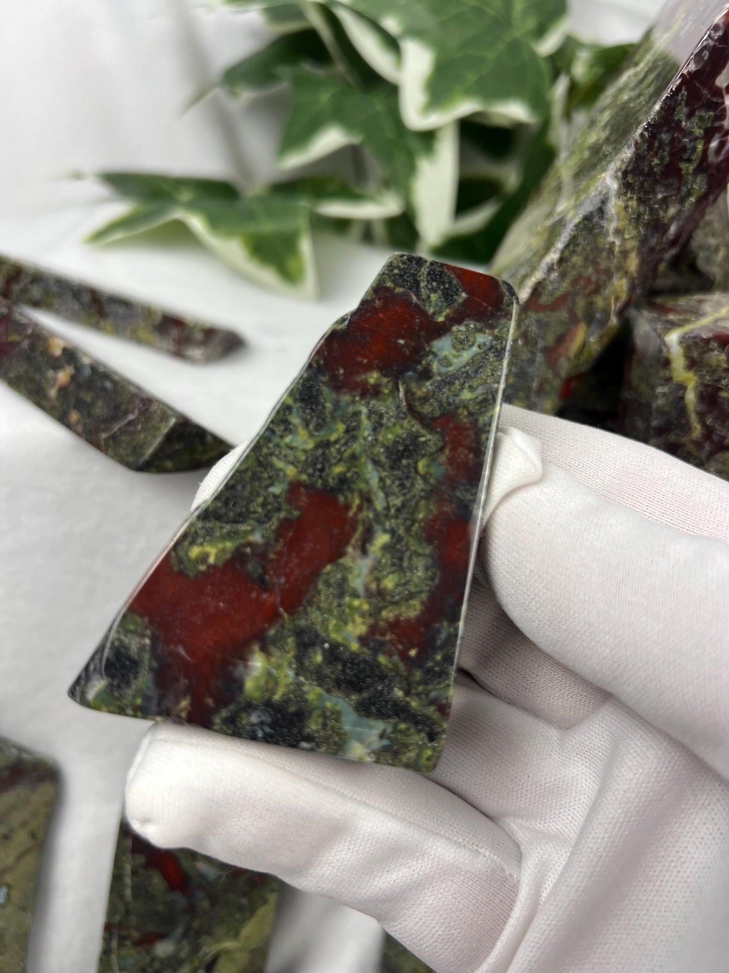 Khambhat Bloodstone Natural Palm Stone Smooth Polished Carved Crystal for Distraction from Anxiety or Worry Home Decor Holiday Home Decor