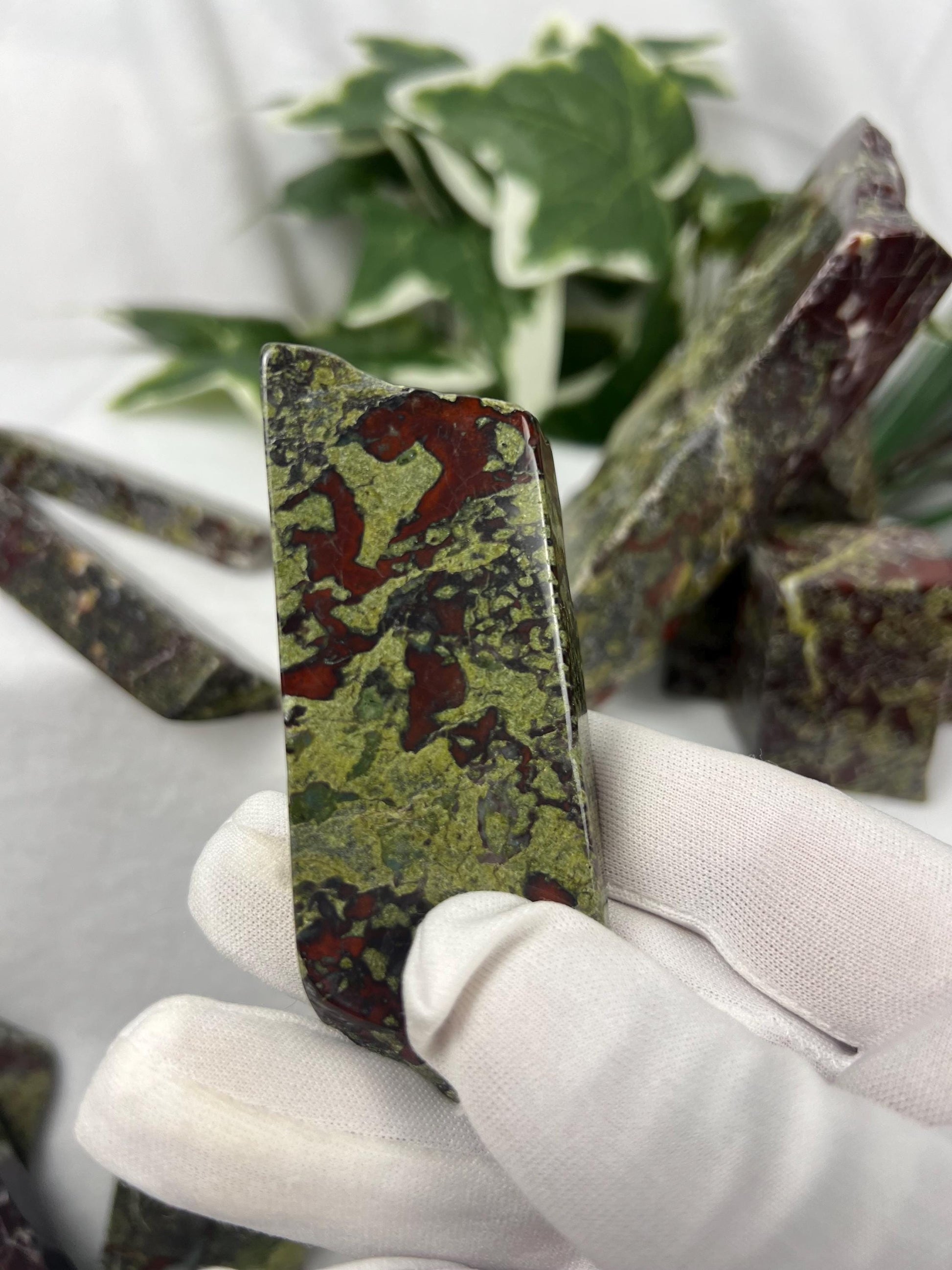 Khambhat Bloodstone Natural Palm Stone Smooth Polished Carved Crystal for Distraction from Anxiety or Worry Home Decor Holiday Home Decor