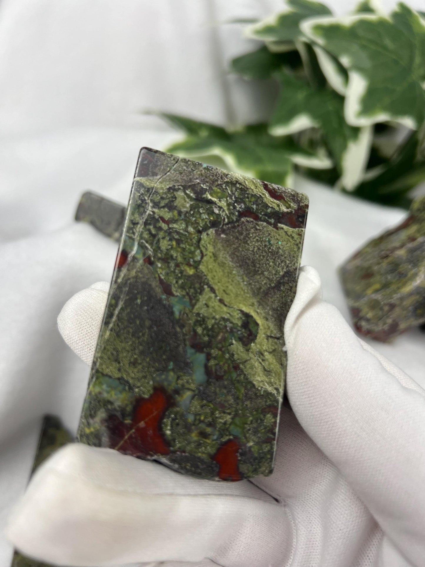 Khambhat Bloodstone Natural Palm Stone Smooth Polished Carved Crystal for Distraction from Anxiety or Worry Home Decor Holiday Home Decor
