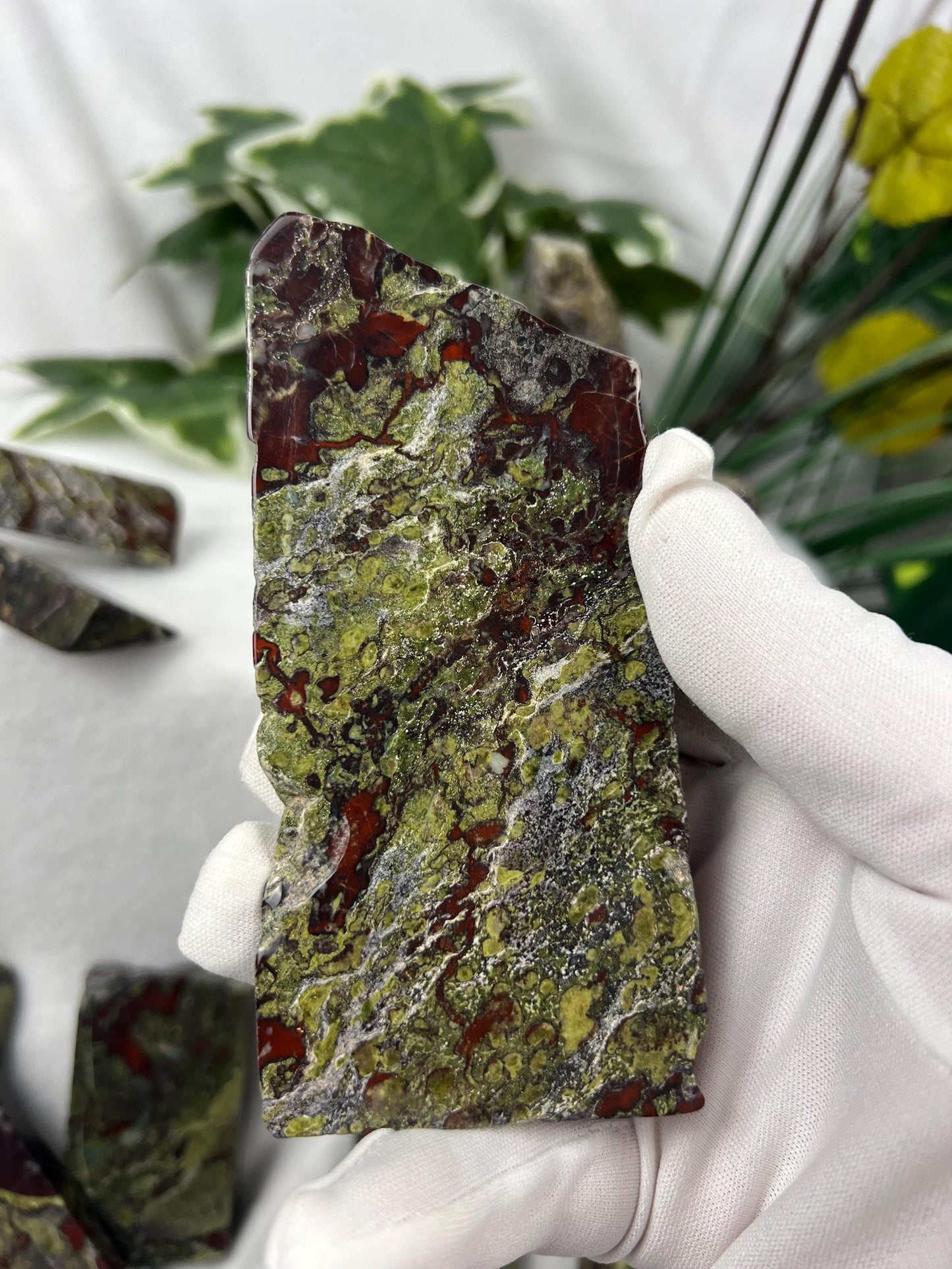 Khambhat Bloodstone Natural Palm Stone Smooth Polished Carved Crystal for Distraction from Anxiety or Worry Home Decor Holiday Home Decor