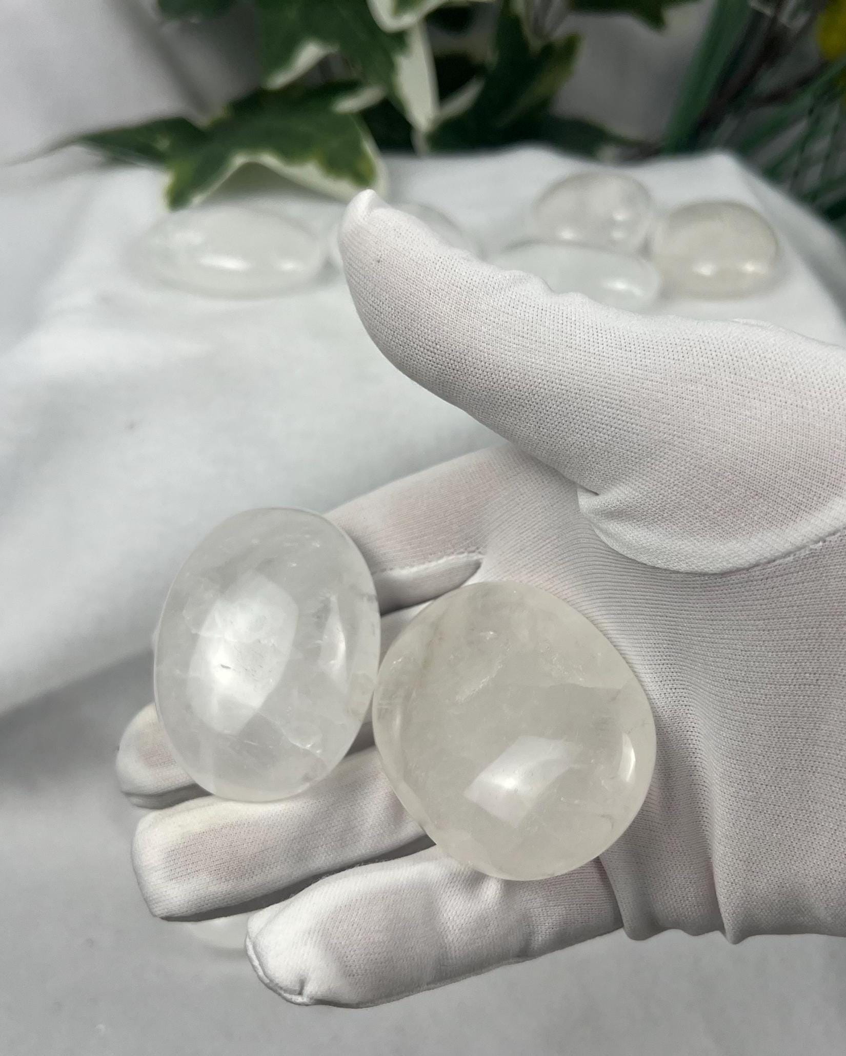Indian Clear Quartz Natural Palm Stone Smooth Polished Carved Crystal for Distraction Worry Anxiety Home Decor Meditation Christmas Gift