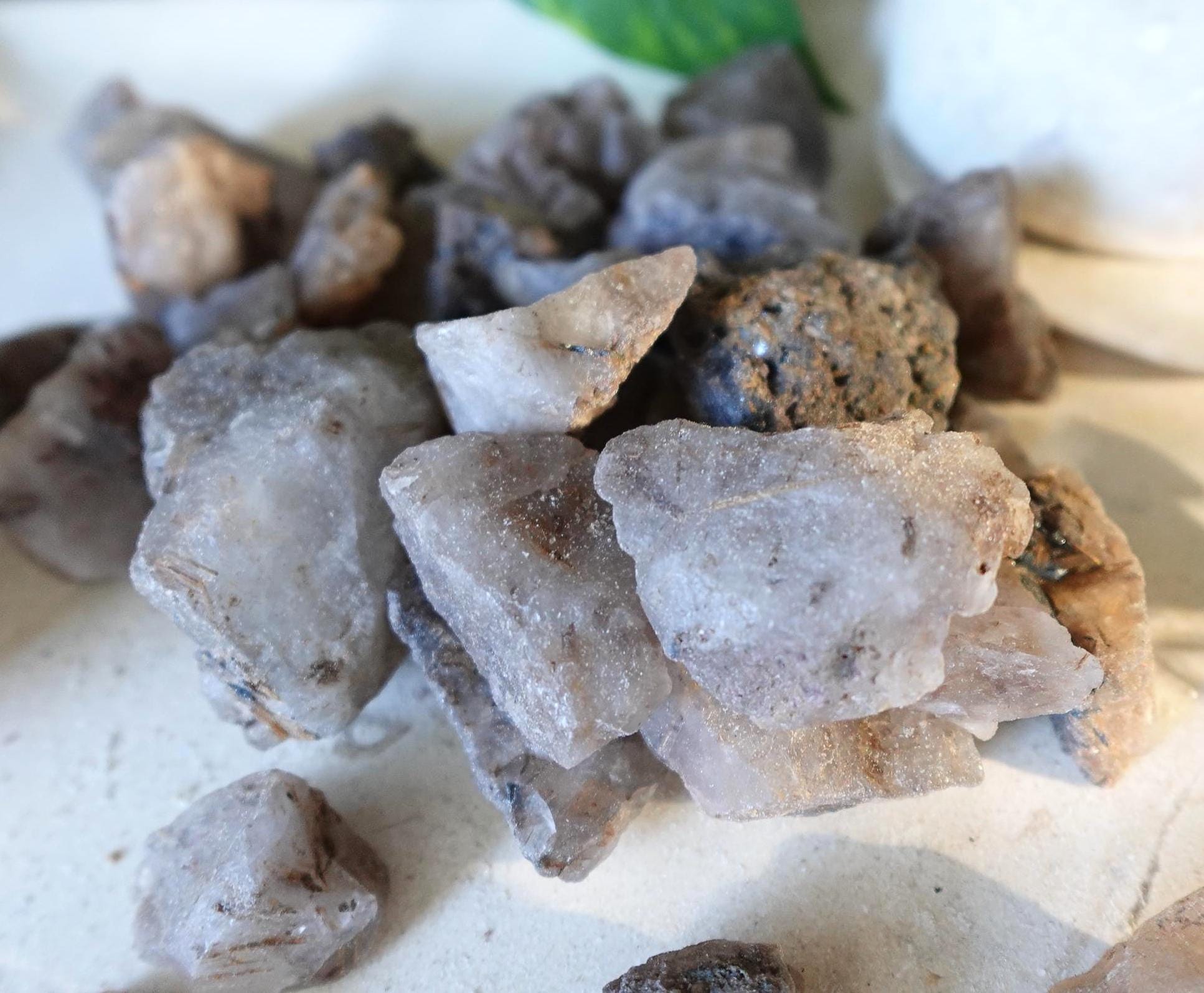 Natural Raw Golden Rutile Quartz Crystals Untreated Stones Arts Home Decor Wholesale minerals School Project Christmas Xmas Gift Crafting