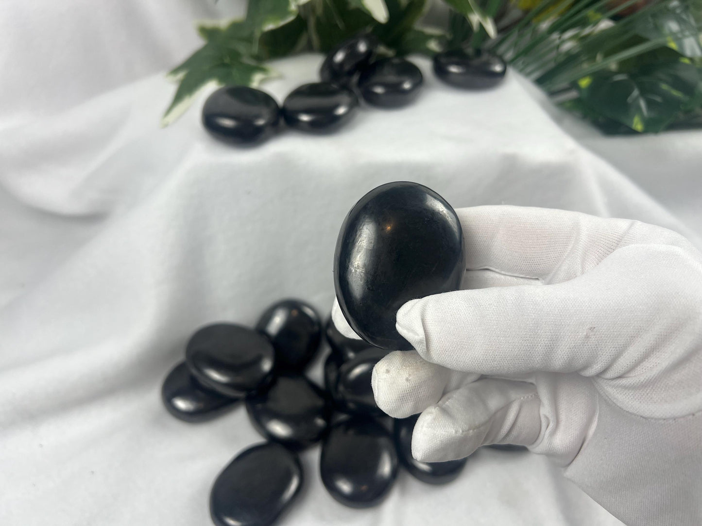Rare Shungite Palm Stones Crystals Untreated Anxiety Home Decor Wholesale minerals School Christmas Xmas Home Decor Craft
