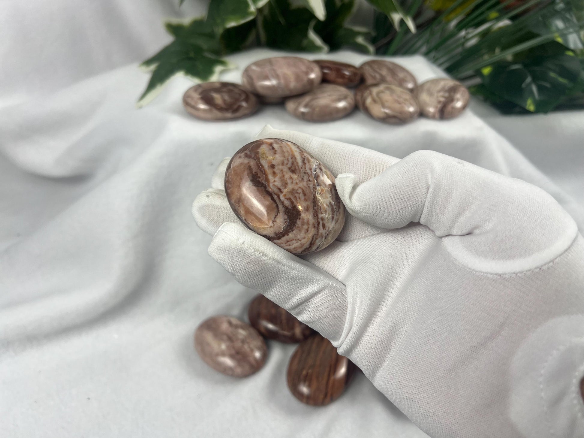 American Volcanic Chocolate Jasper Natural Palm Stone Smooth Polished Carved Crystal for Distraction Home Decor Christmas Home Decor Anxiety
