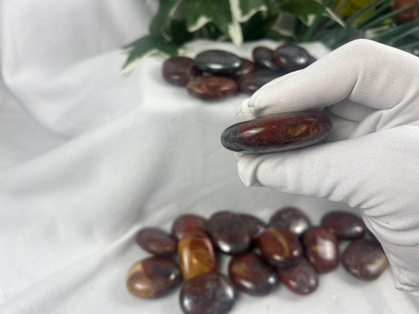 Striking Red Jasper and Hematite Natural Palm Stone Smooth Polished Carved Crystal for Distraction Home Decor Xmas Meditation Gift Christmas