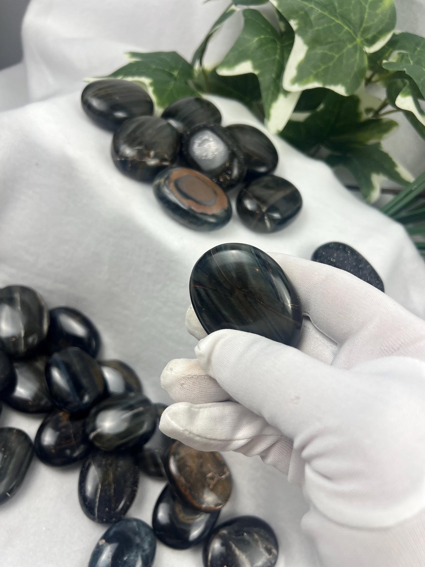 Australian Blue Cats Eye Palm Stone Smooth Polished Carved Crystal for Distraction Pocket Worry Anxiety Home Decor Gift Xmas Christmas