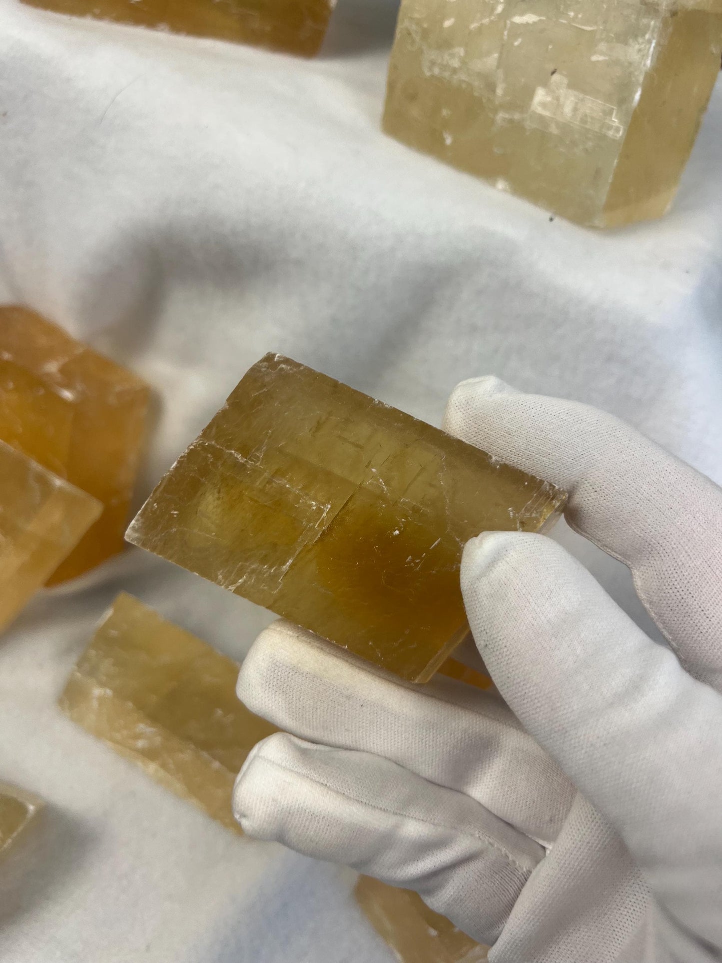 Beeswax Calcite Palm Stones Natural Free Form Stone Smooth Polished Carved Crystal for Distraction Worry Anxiety birthday Home Decor Xmas