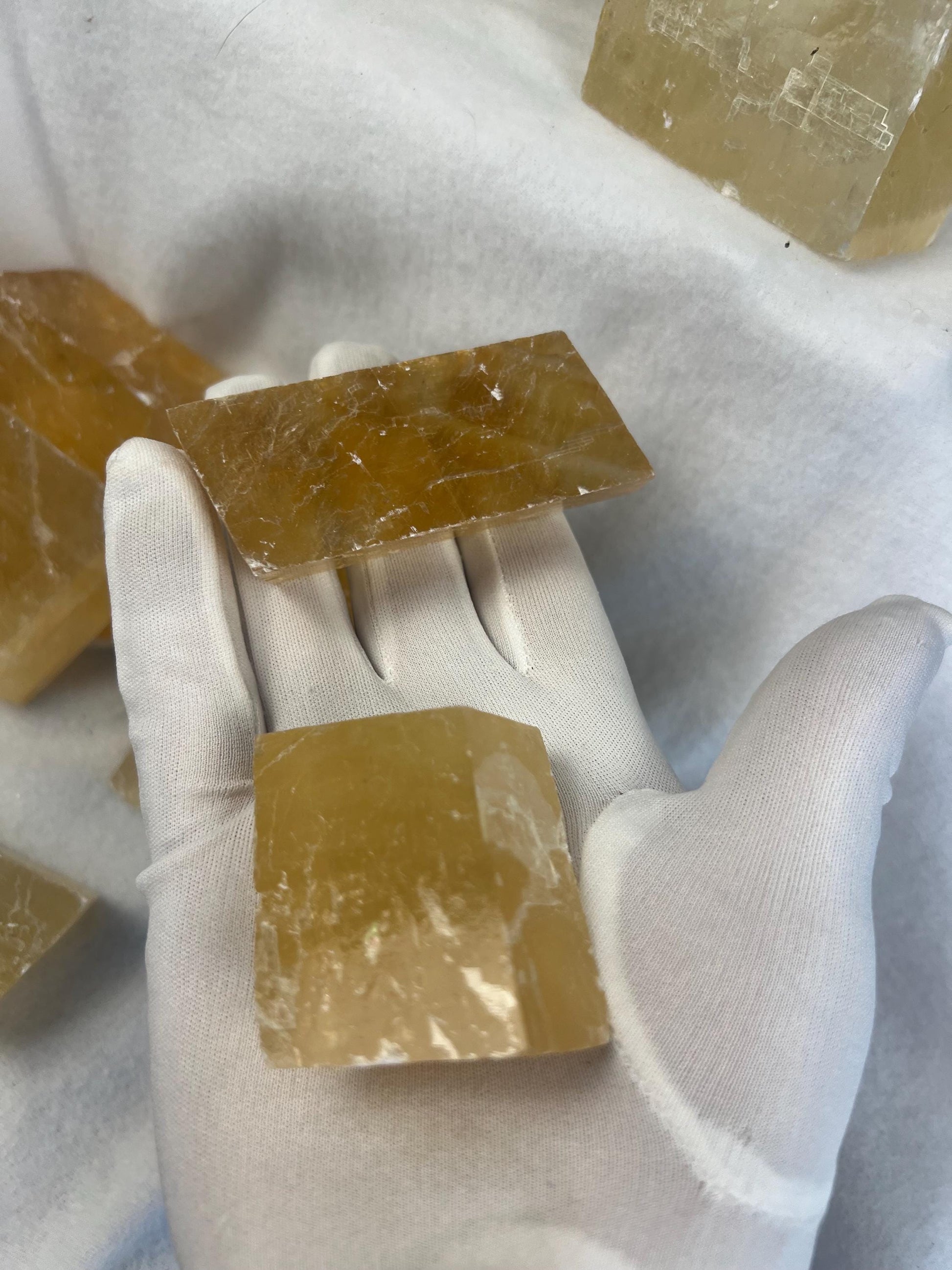 Beeswax Calcite Palm Stones Natural Free Form Stone Smooth Polished Carved Crystal for Distraction Worry Anxiety birthday Home Decor Xmas