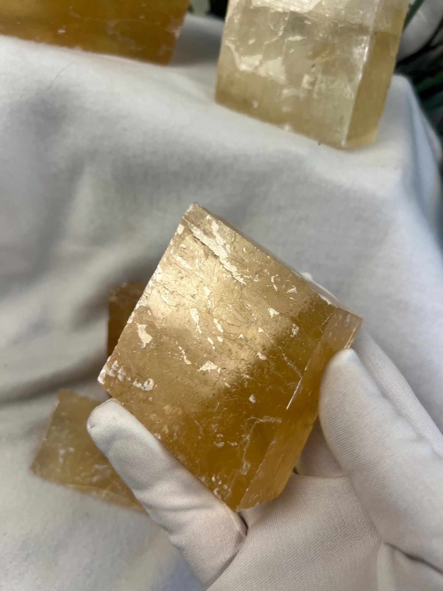 Beeswax Calcite Palm Stones Natural Free Form Stone Smooth Polished Carved Crystal for Distraction Worry Anxiety birthday Home Decor Xmas