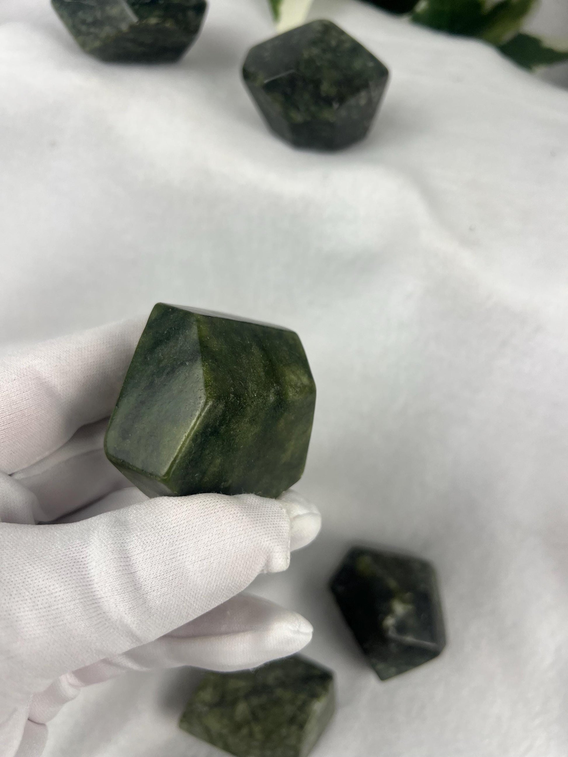 Xiuyan Nephrite Jade Faceted Natural Free Form Stone Smooth Polished Carved Crystal Distraction Home Decor Worry Stress Relief Anxiety Gift