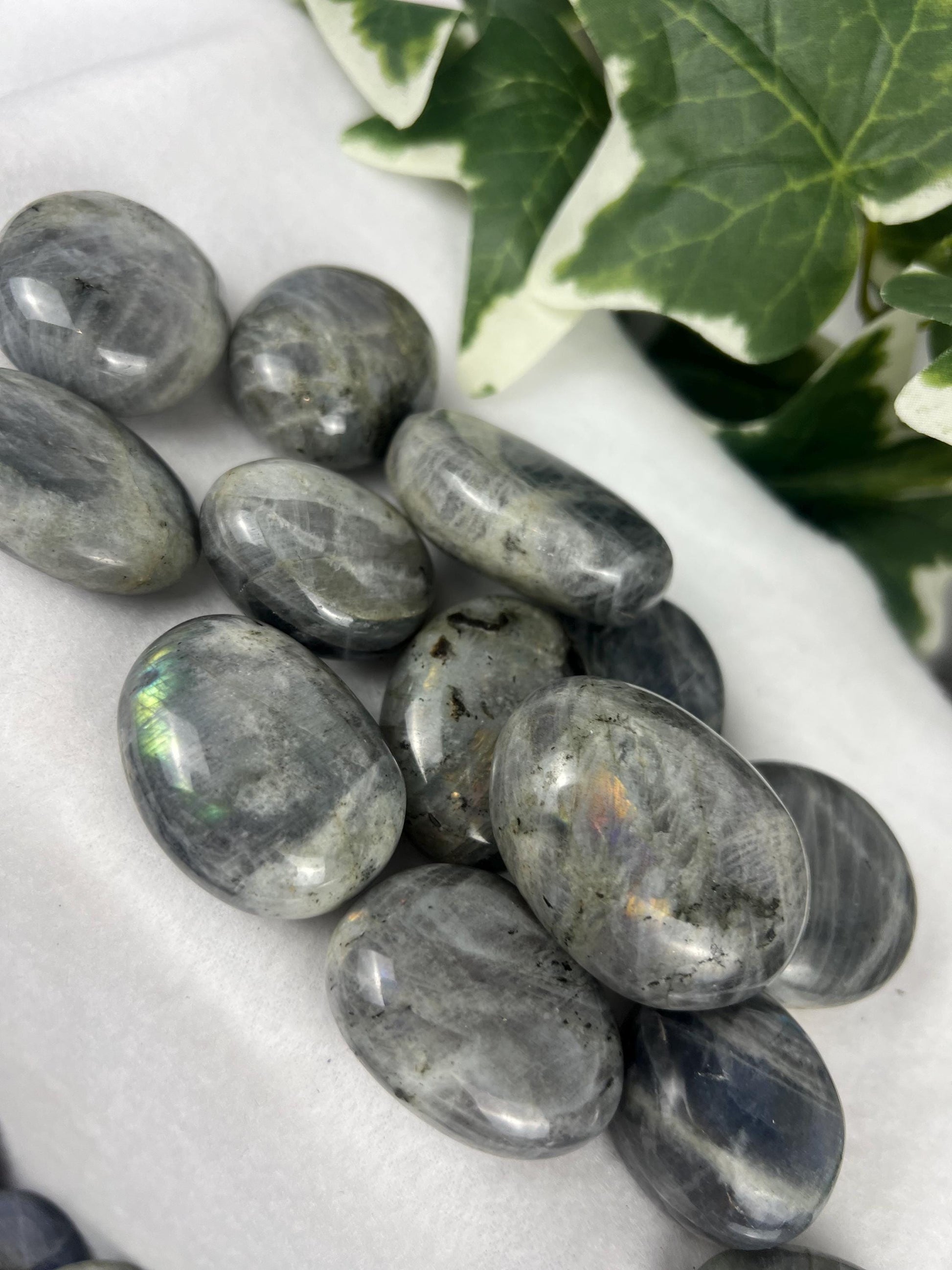 Finland Purple Labradorite Natural Palm Stone Smooth Polished Carved Crystal for Distraction Worry home Decor Pocket Anxiety Christmas Gift