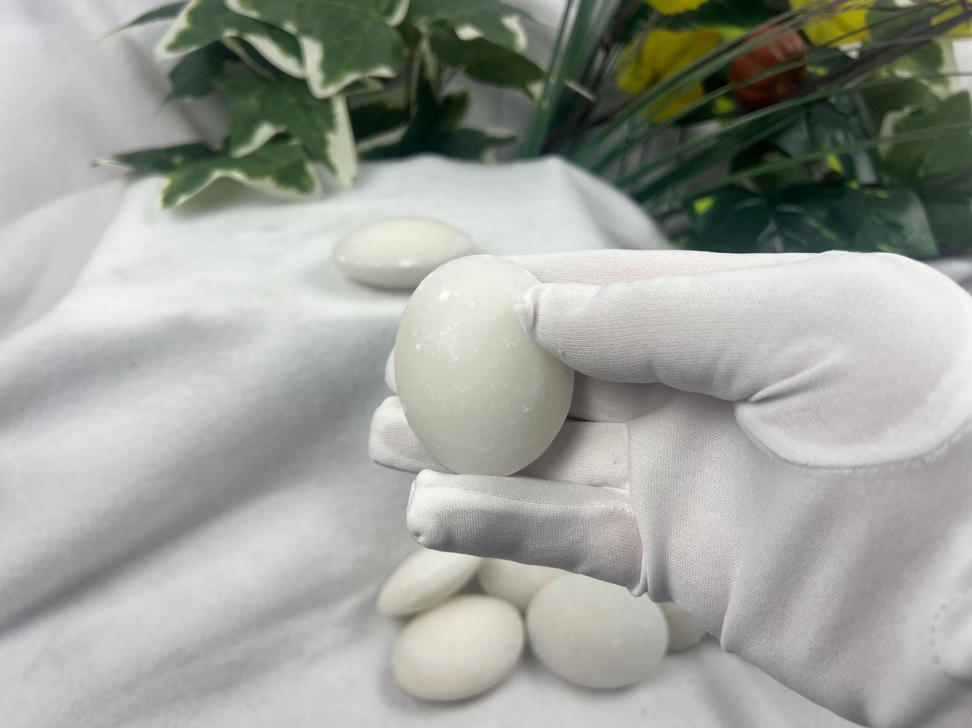 Snow White Jade Natural Palm Stone Smooth Polished Carved Crystal for Distraction Anxiety Christmas Holiday Decor Xmas Birthday Gift Worry